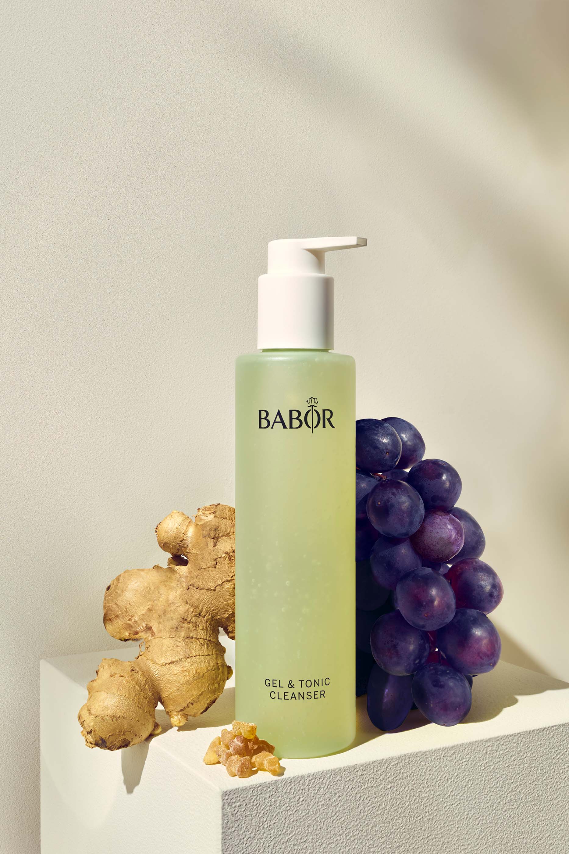 غسول جل اند تونيك