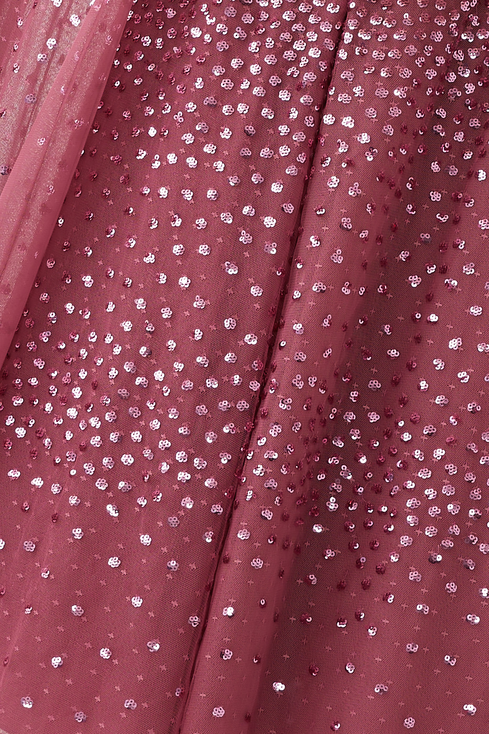 فستان سهرة بأكمام كاب بنقاط متناثرة بطول الكاحل