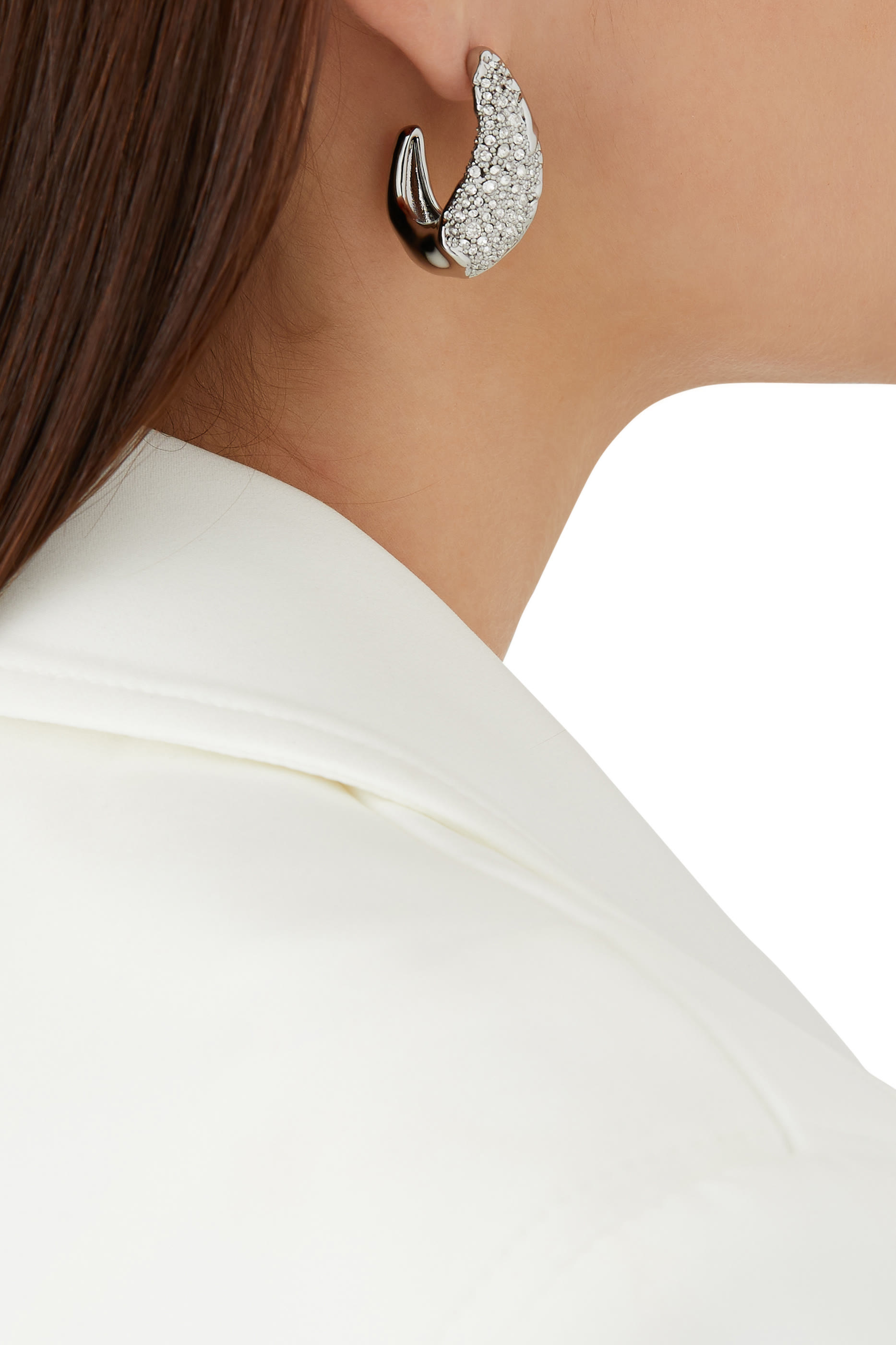 أقراط سولاناليس فضية مرصعة بكريستال