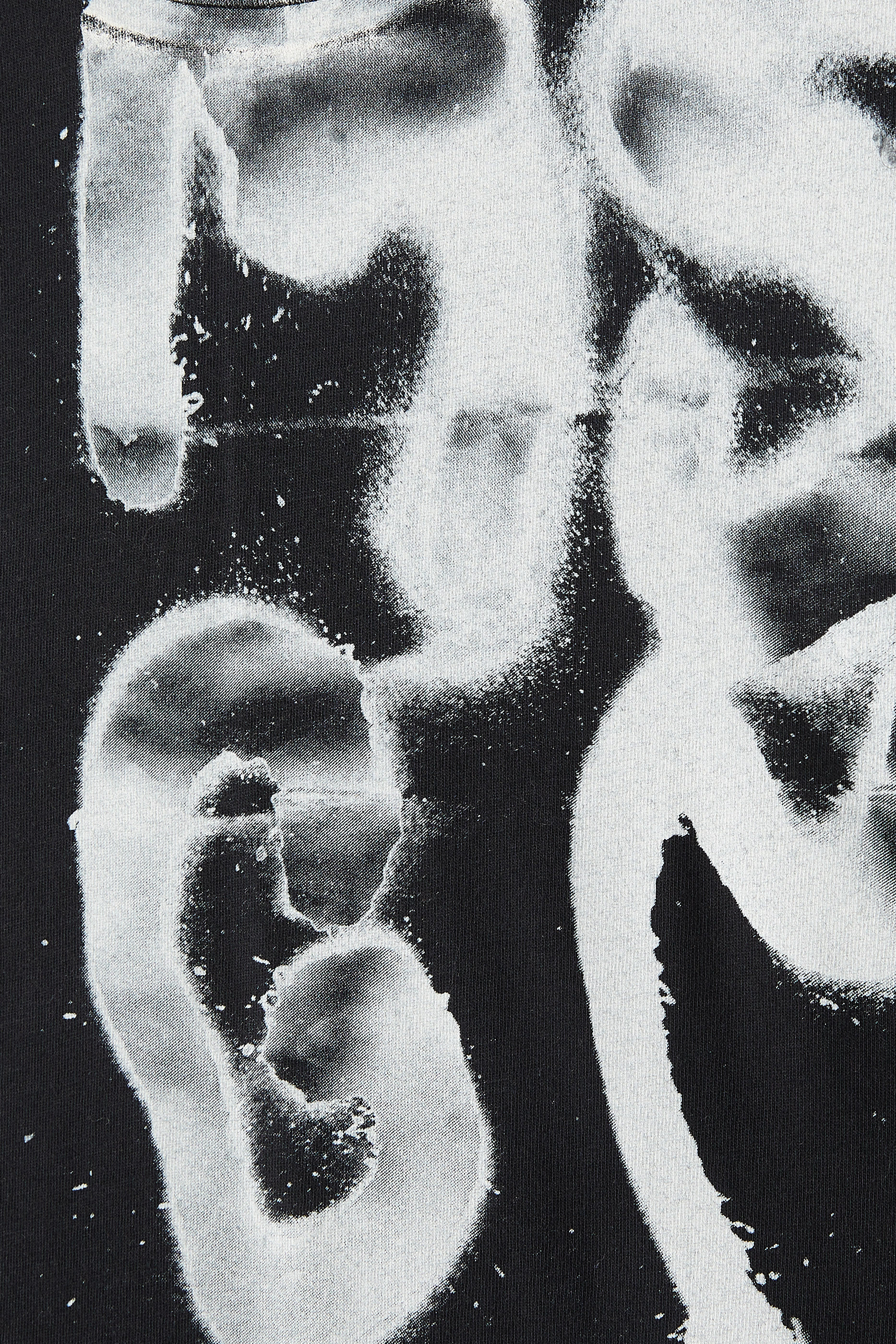 تيشيرت بشعار الماركة للأطفال