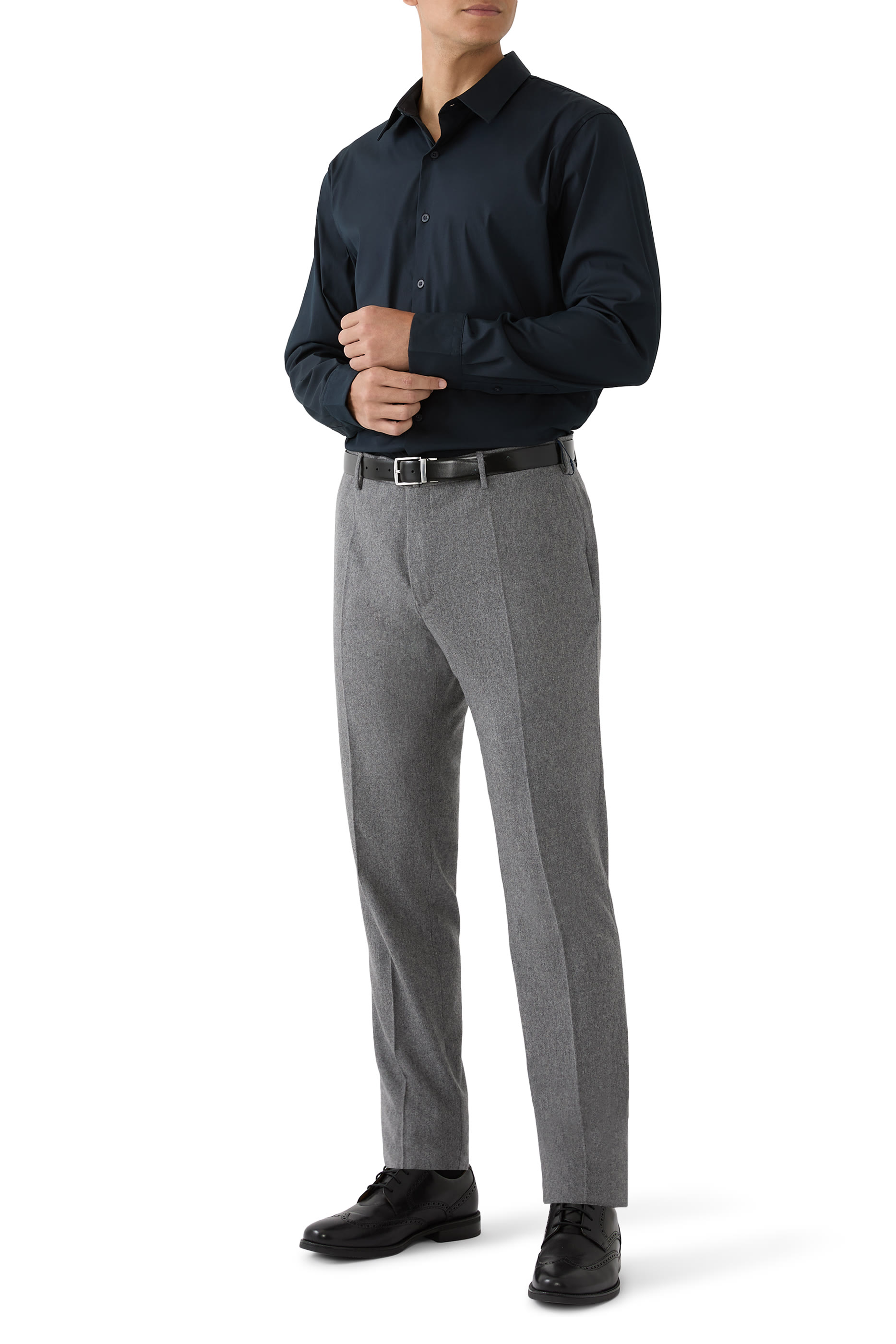 قميص بأكمام طويلة وجيبين