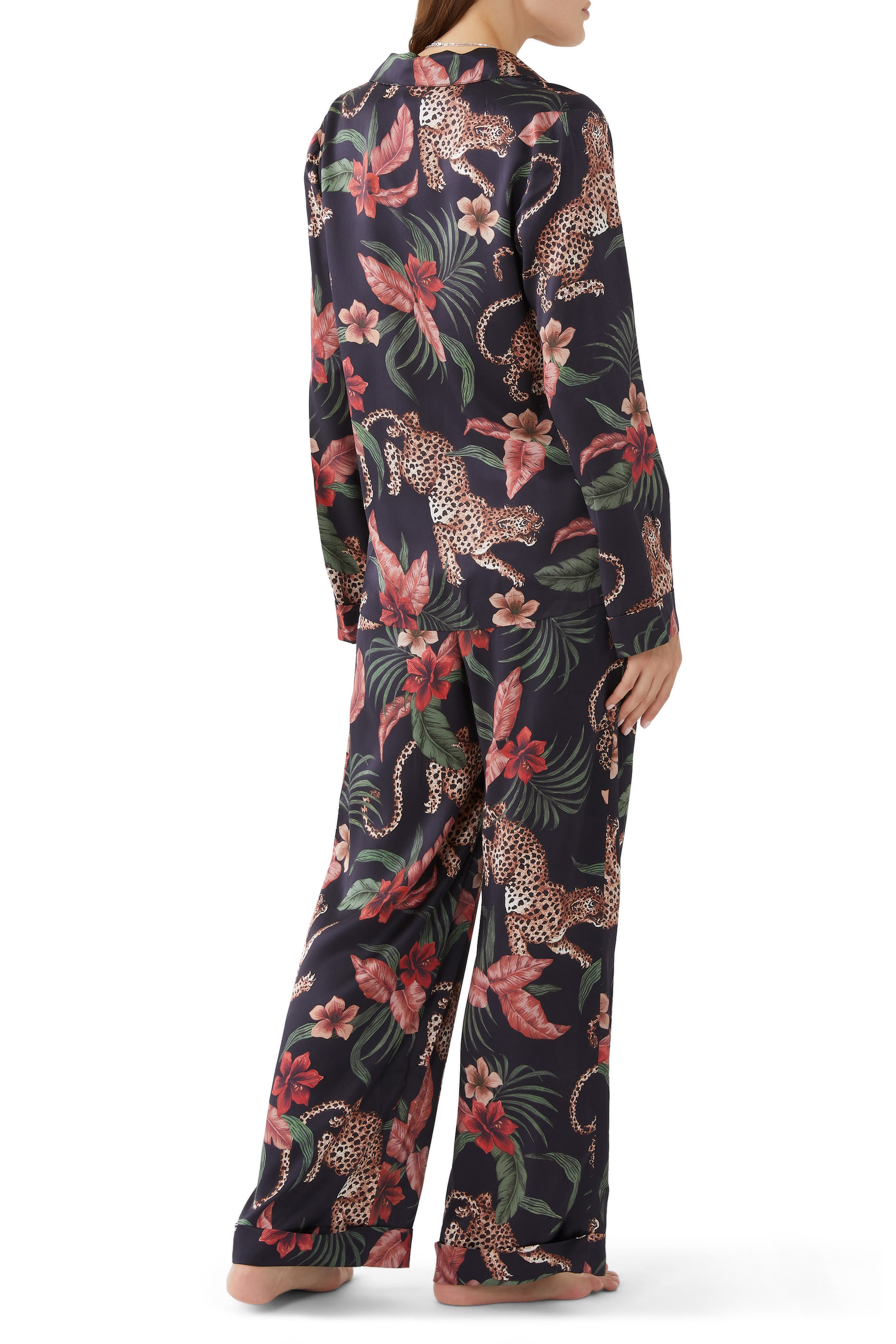 طقم بيجامة سوليا بطبعة ليوبارد