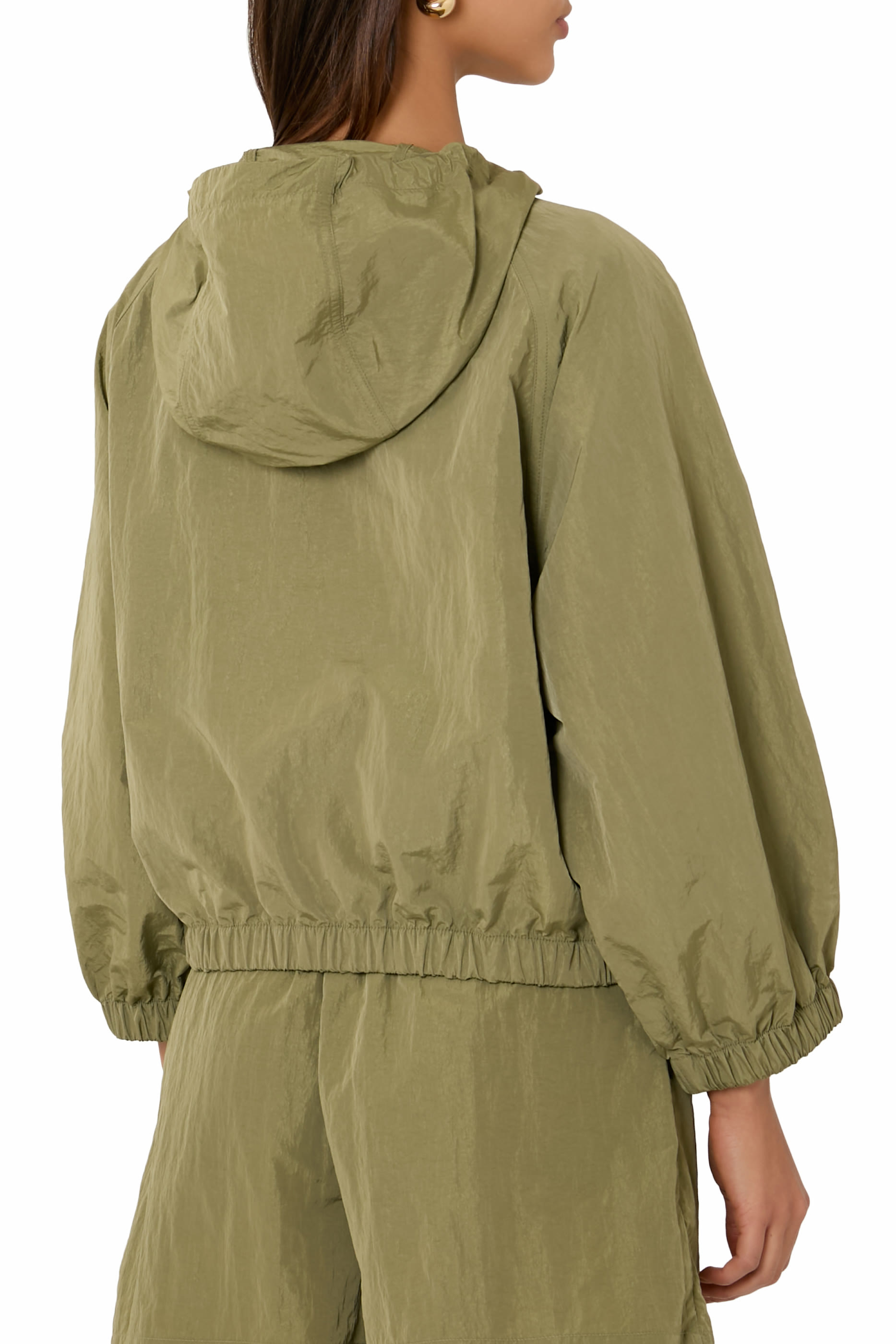 جاكيت لامع مقاوم للرياح