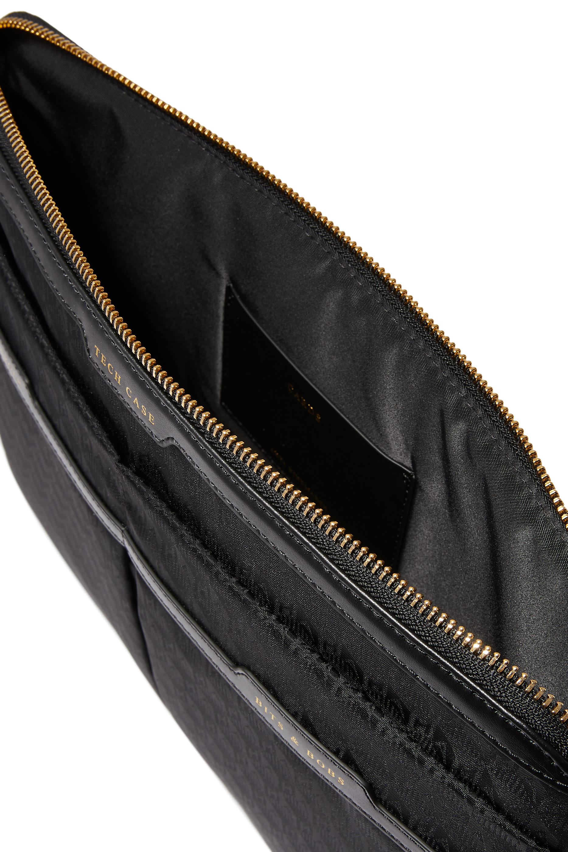 حافظة أجهزة إلكترونية بشعار الماركة