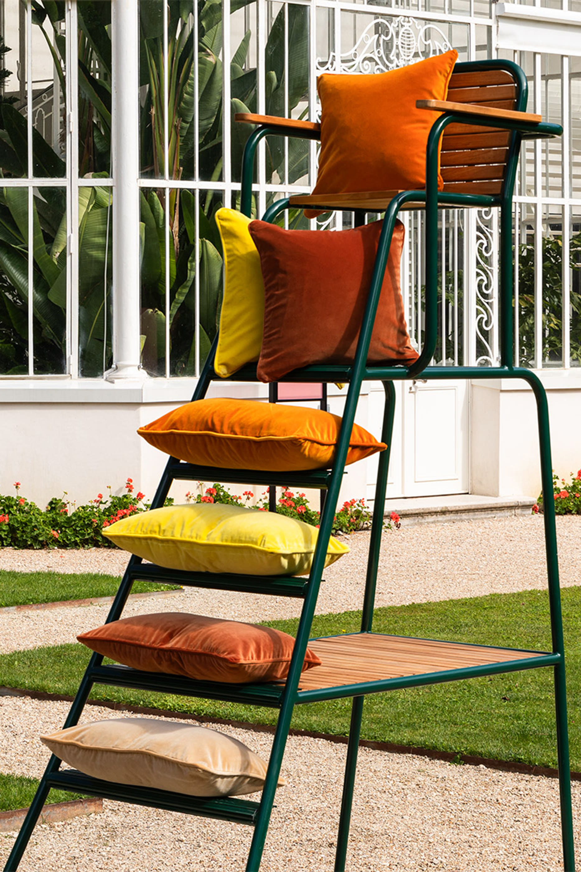 وسادة ديفان قطيفة