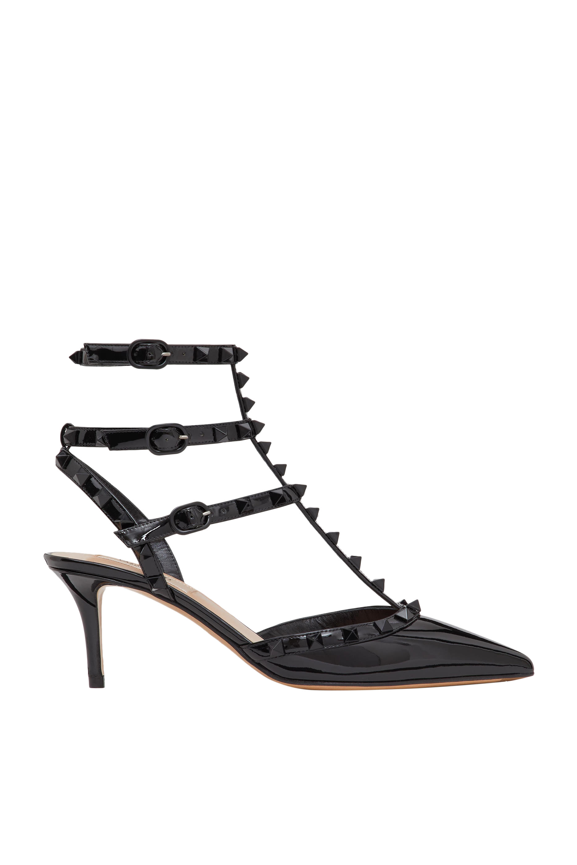 حذاء كلاسيك بمقدمة مدببة مزين بحلي هرمية