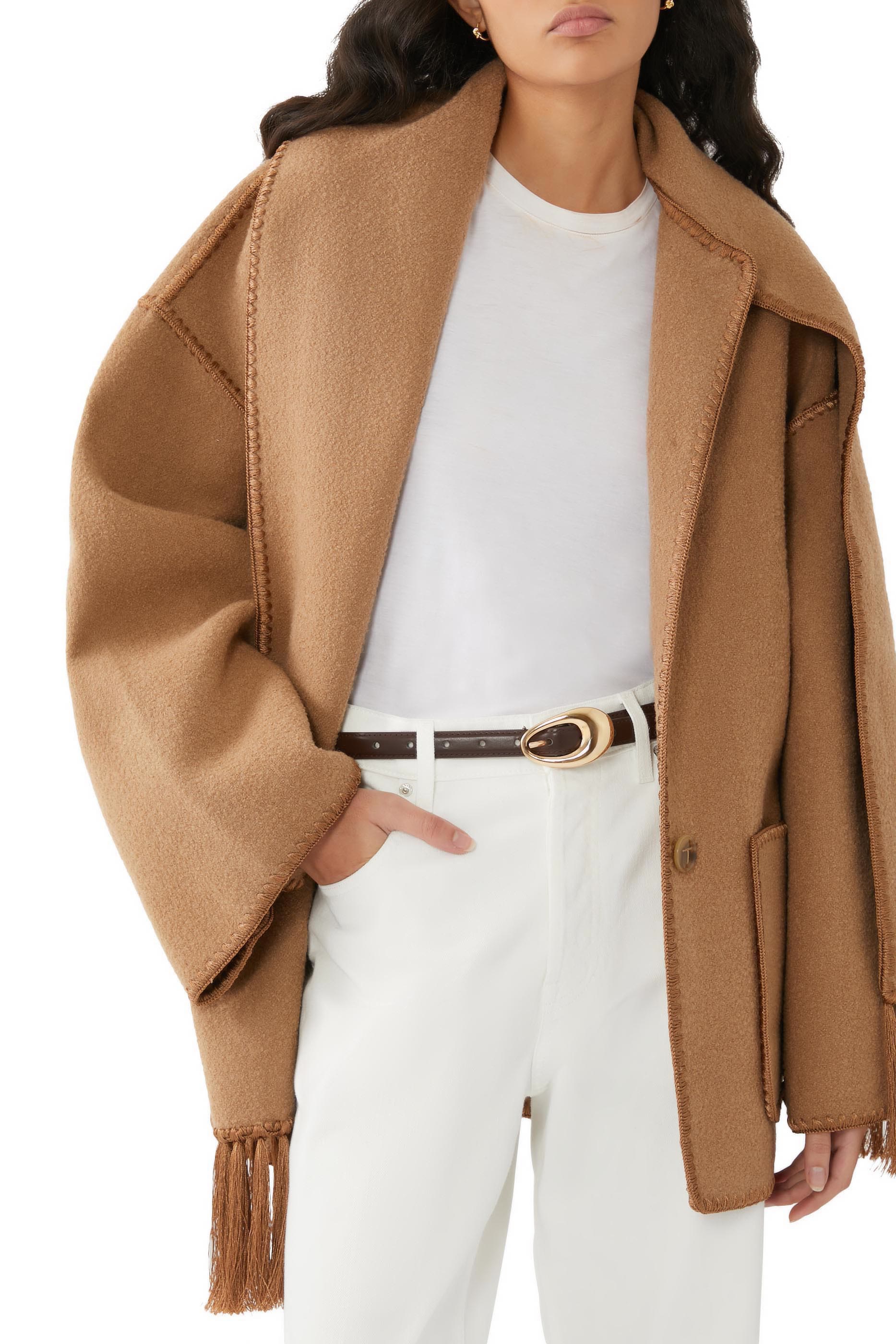 حزام بإبزيم بتصميم بيضاوي