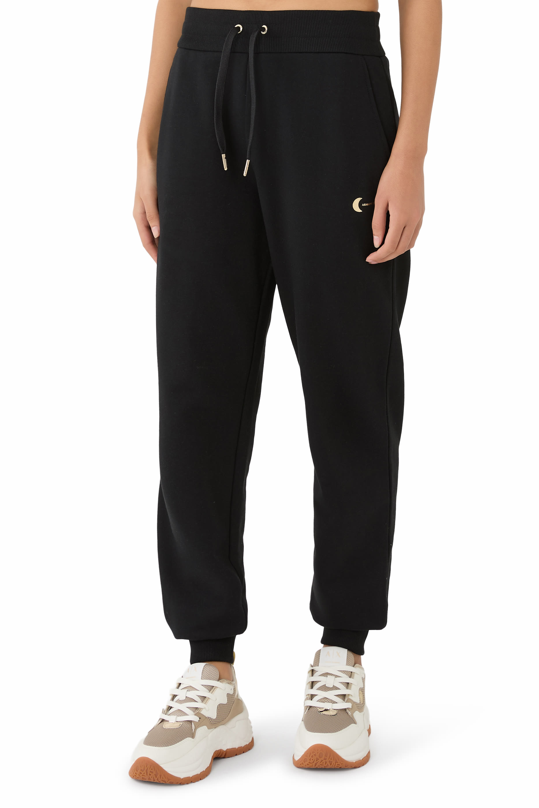 بنطال رياضي بشعار الماركة بإصدار لرمضان