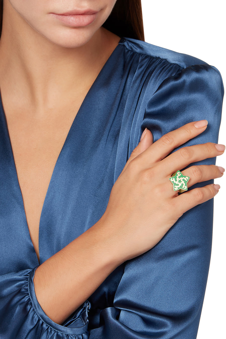 خاتم بتصميم نجمة بحرف ع