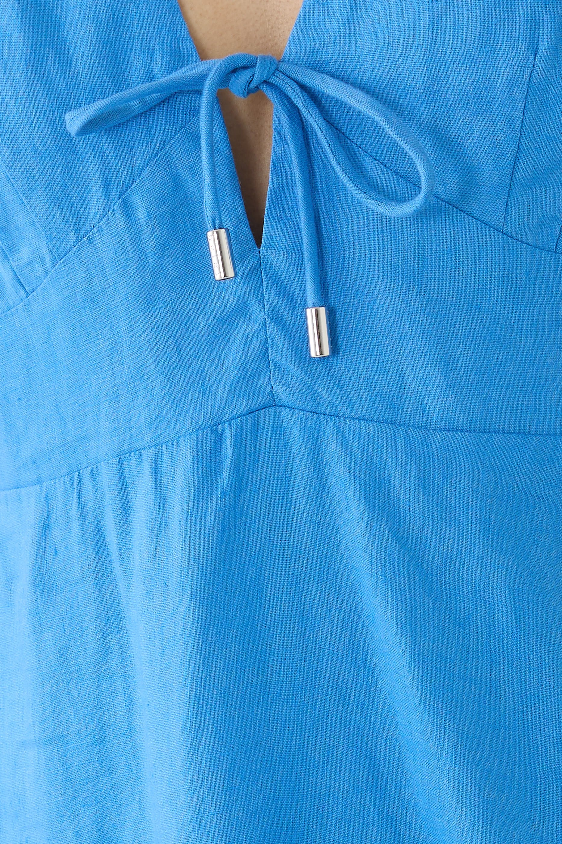 فستان سكيروس متوسط ​​الطول