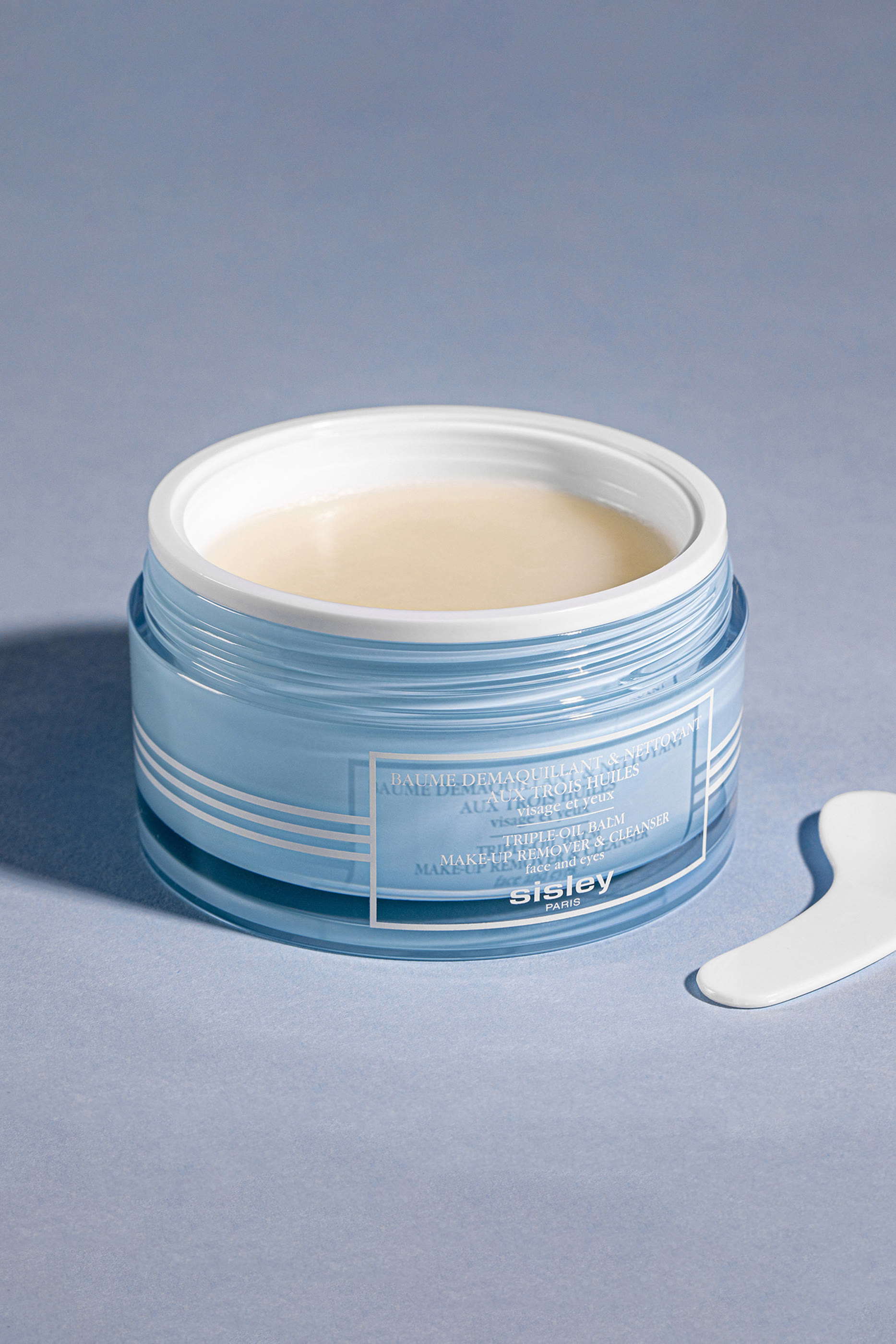 بلسم منظف ​​ومزيل للمكياج بثلاث زيوت