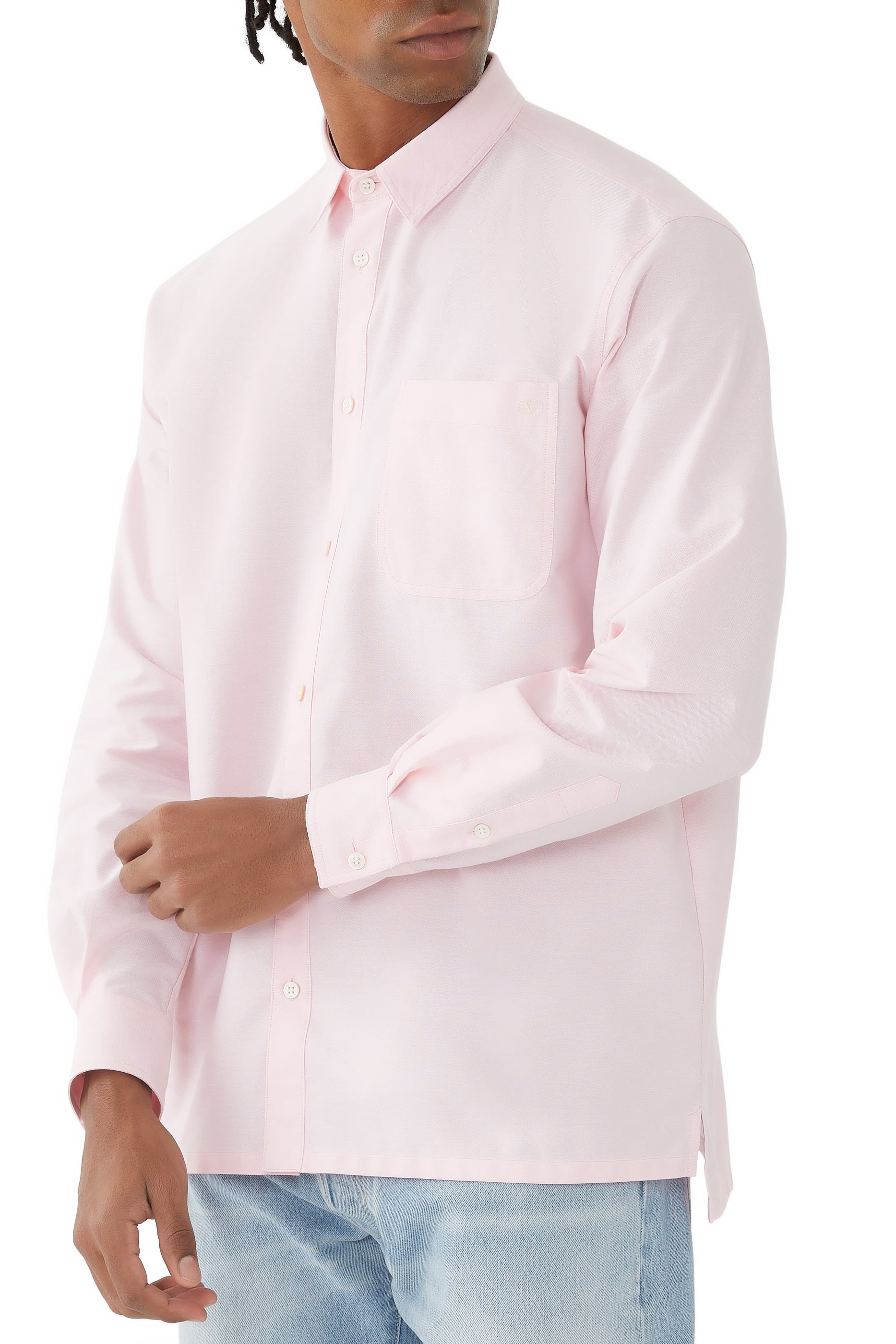 قميص بأكمام طويلة