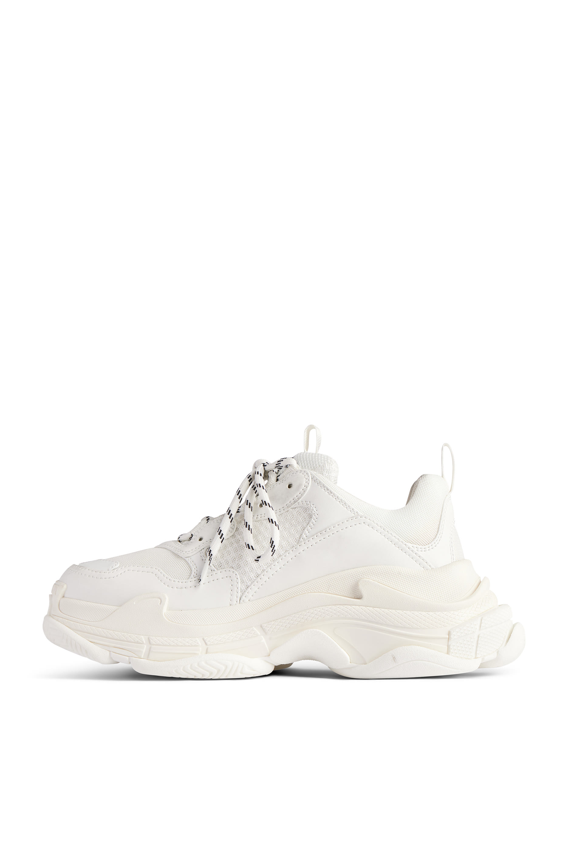 سنيكرز تريبل إس تايب بأشرطة