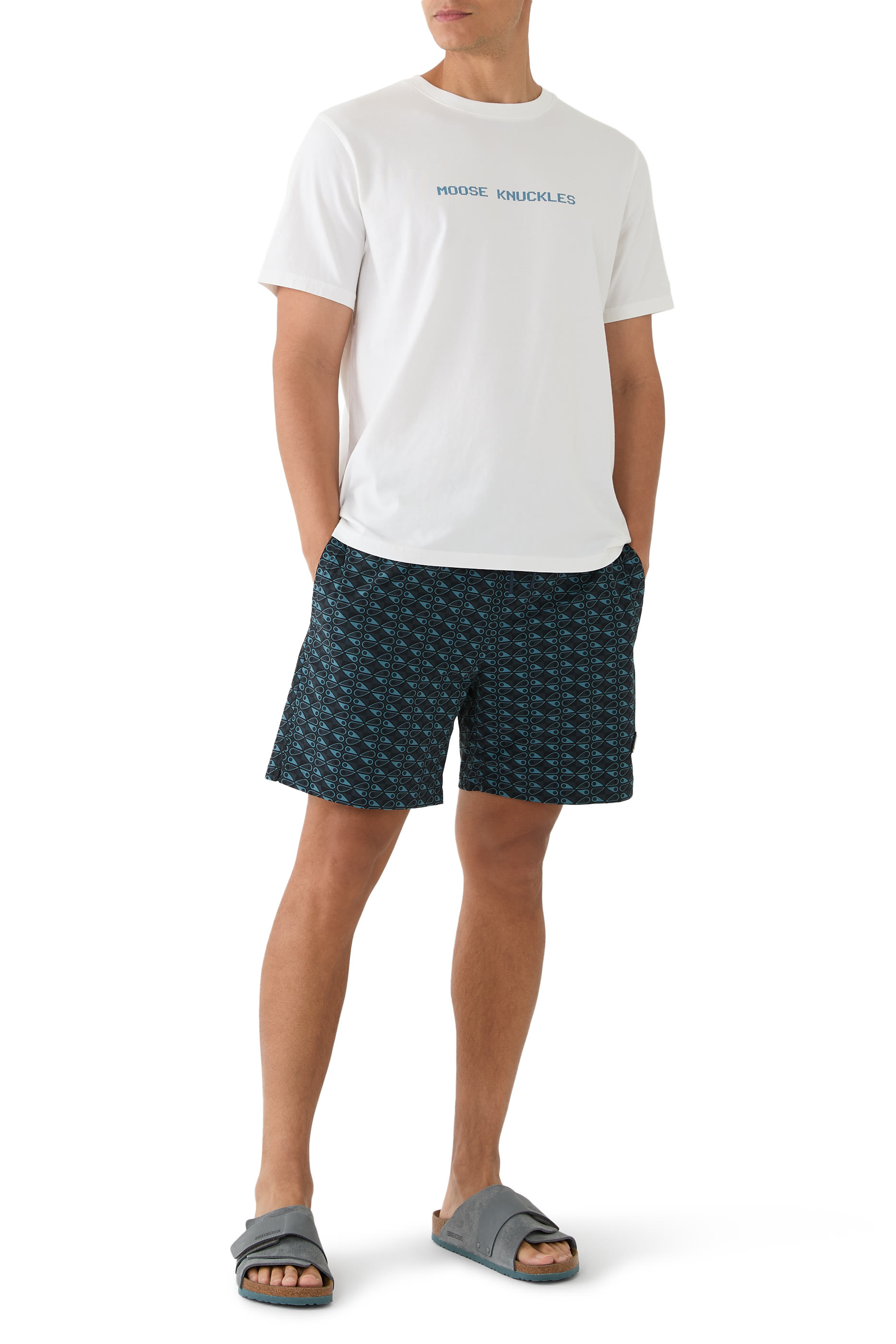 تيشيرت بشعار الماركة