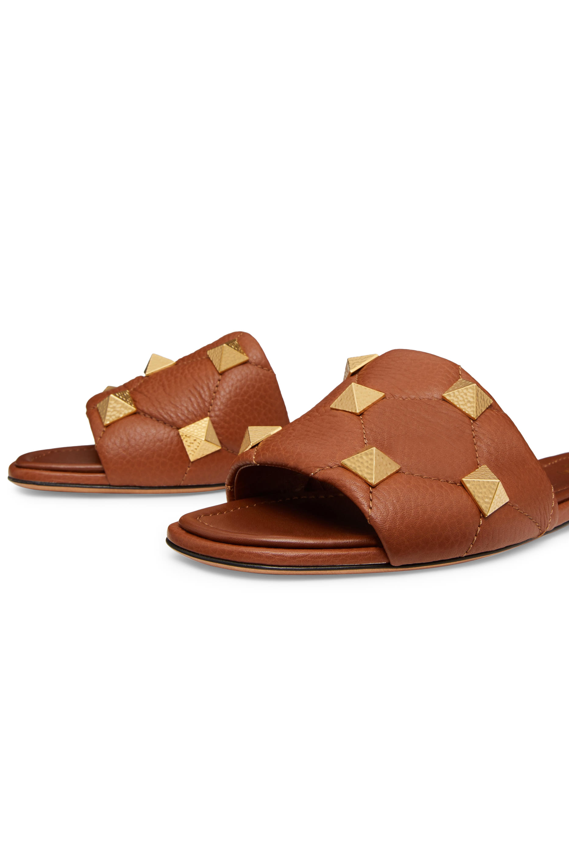 حذاء رومان خفيف بحلي هرمية