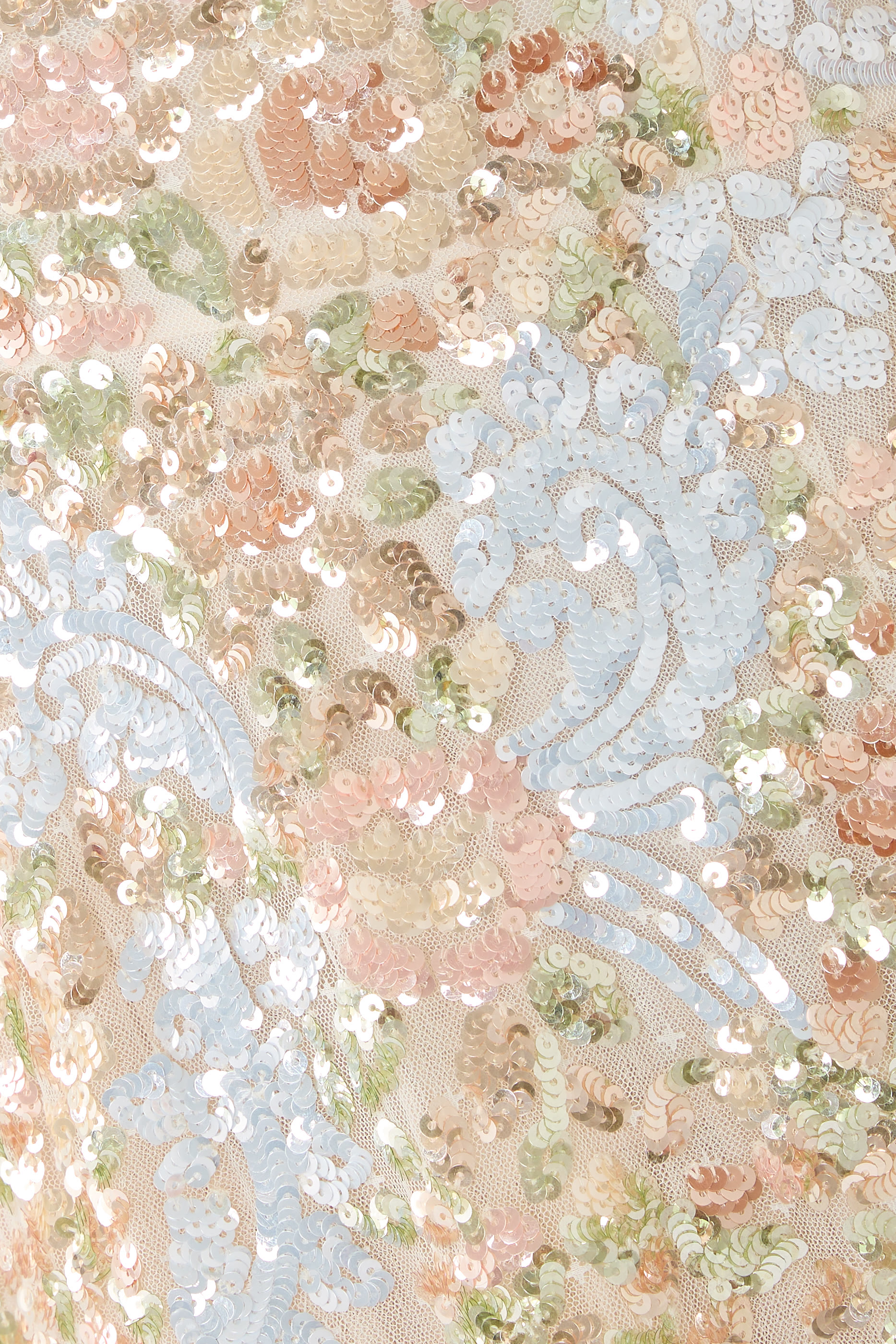 فستان سهرة بكتف مكشوف مزين بنقشة زهور باروكية