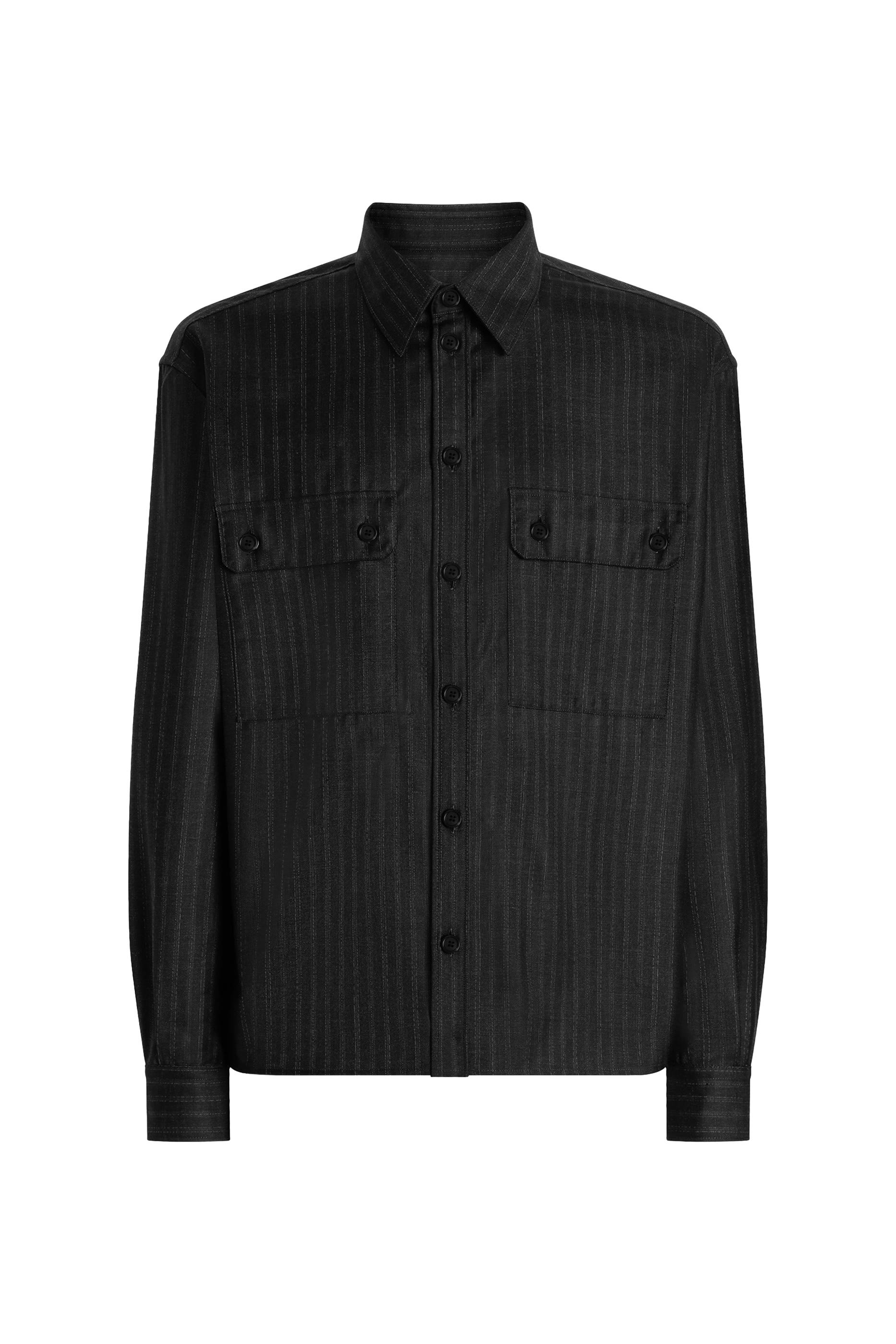 قميص مخطط بقصة ضيقة 