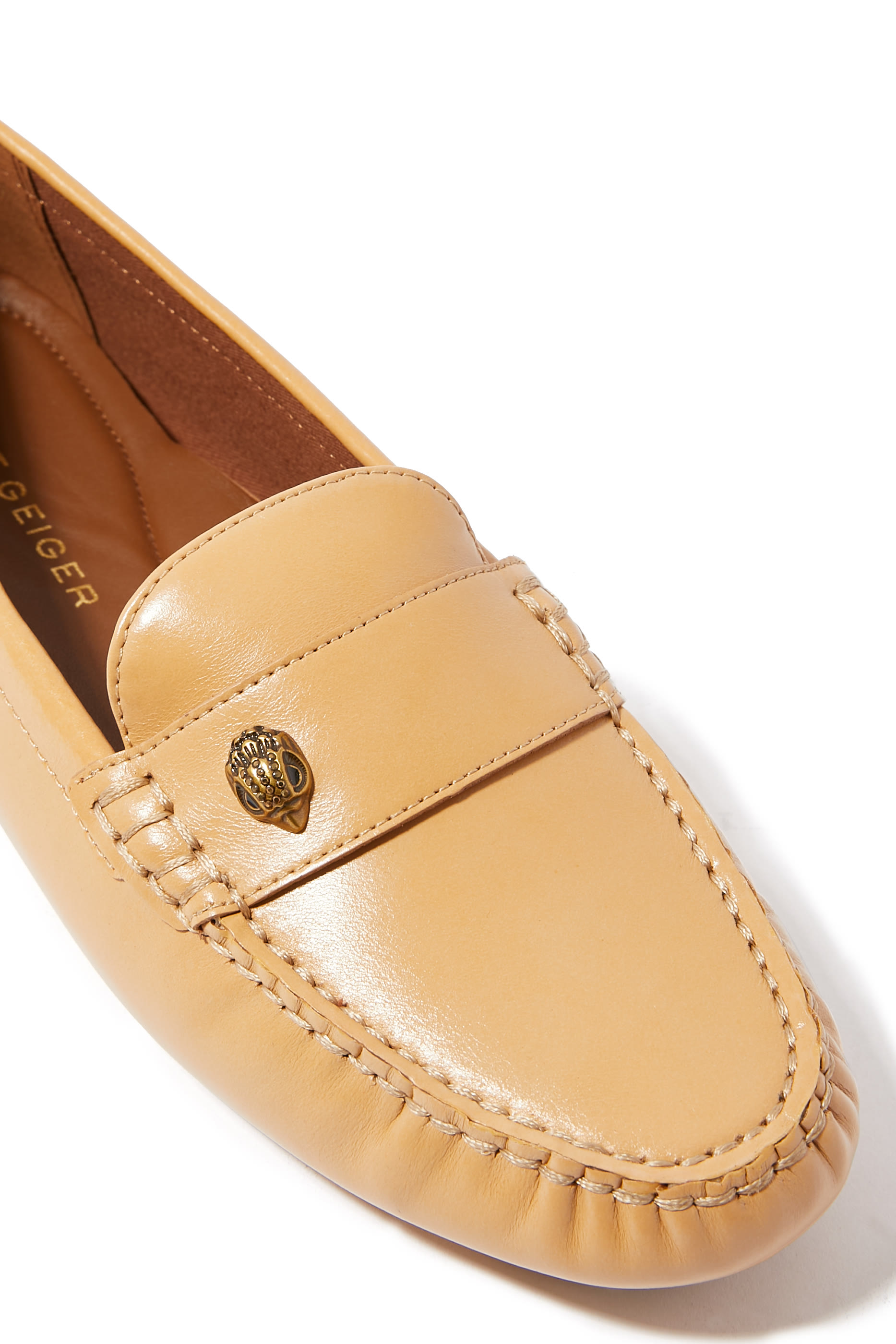 حذاء درايفر سهل الإرتداء بشعار الماركة