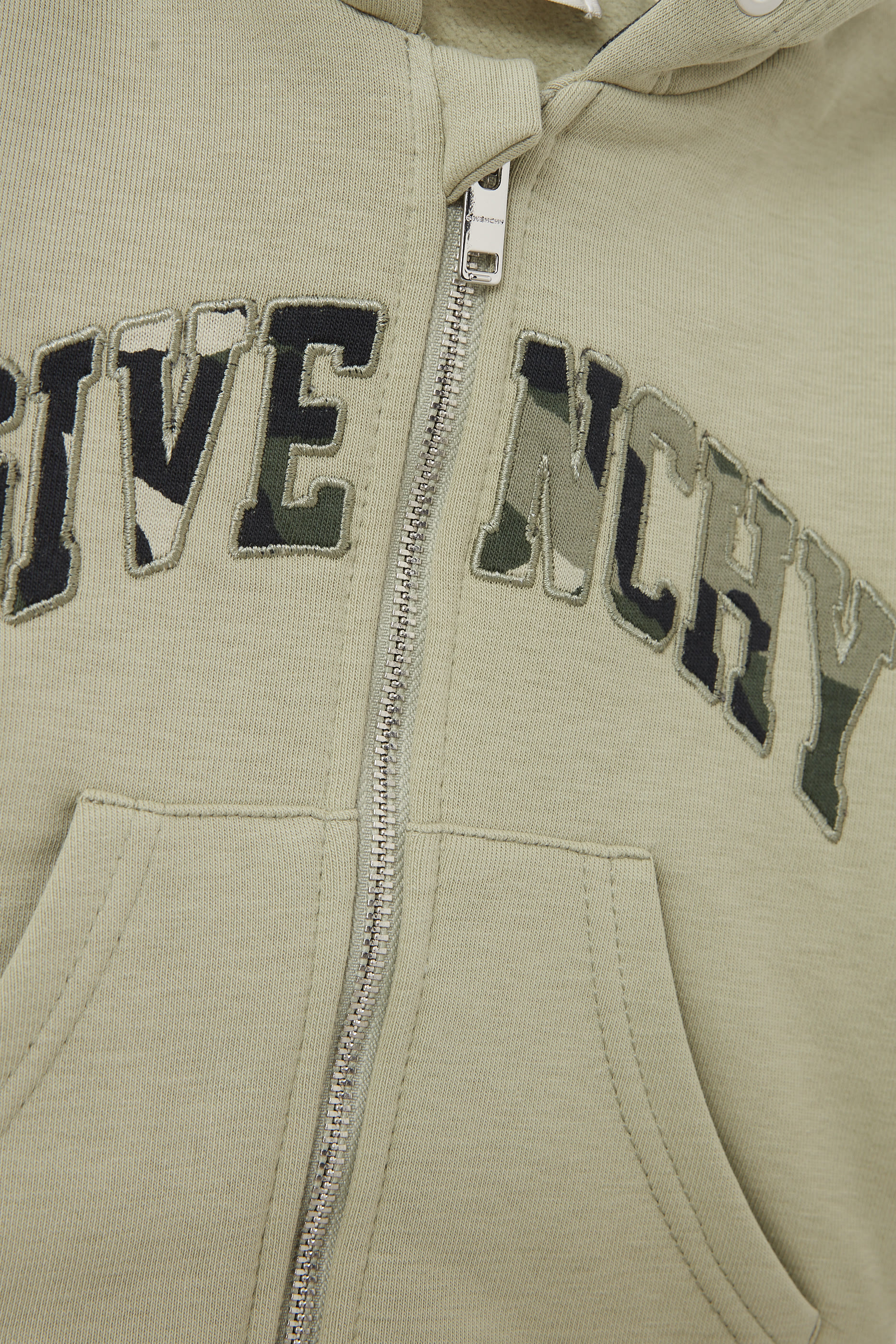 هودي بسحاب بطبعات مموهة للأطفال