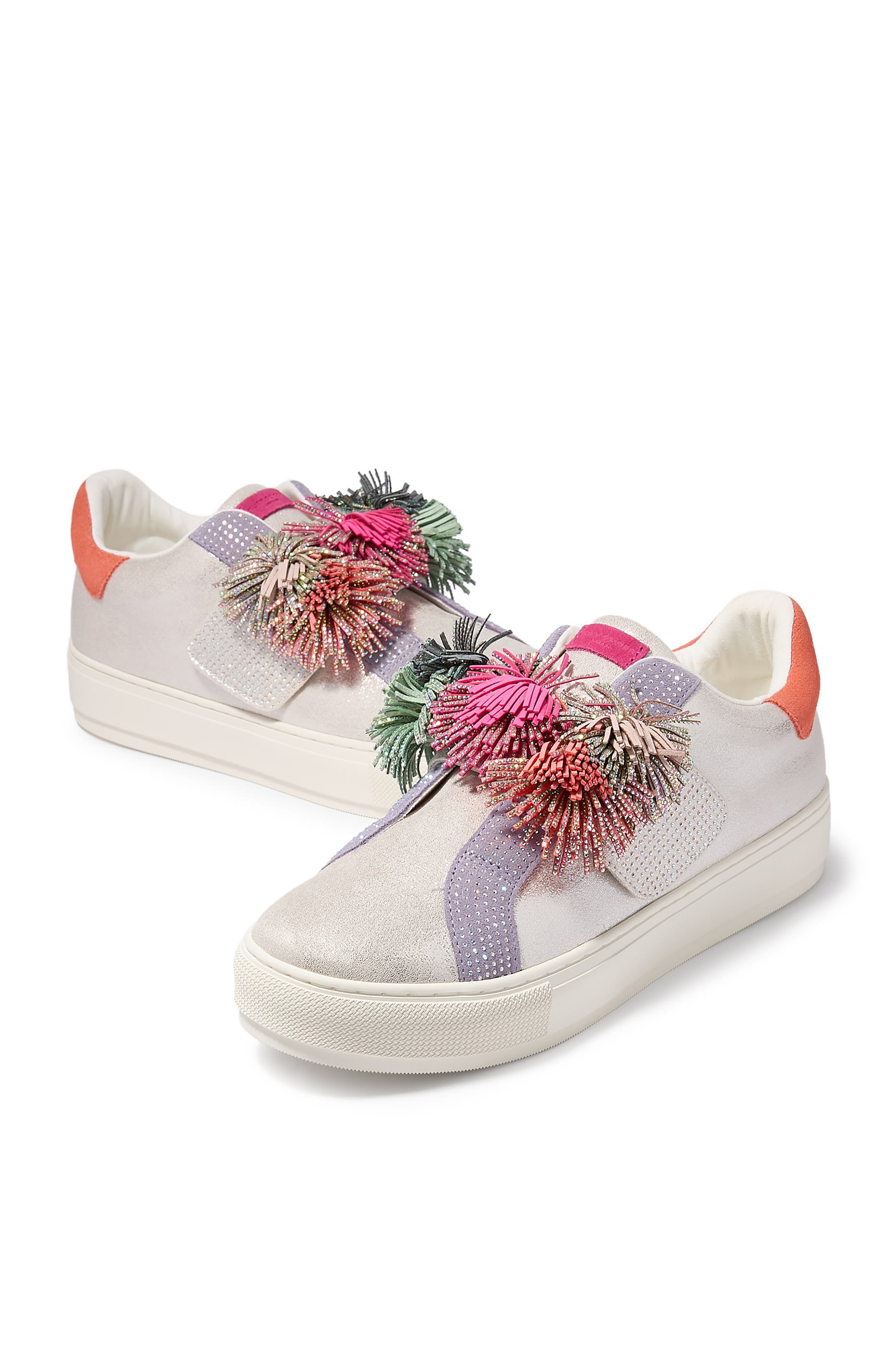 سنيكرز لاني بكرات بوم بوم