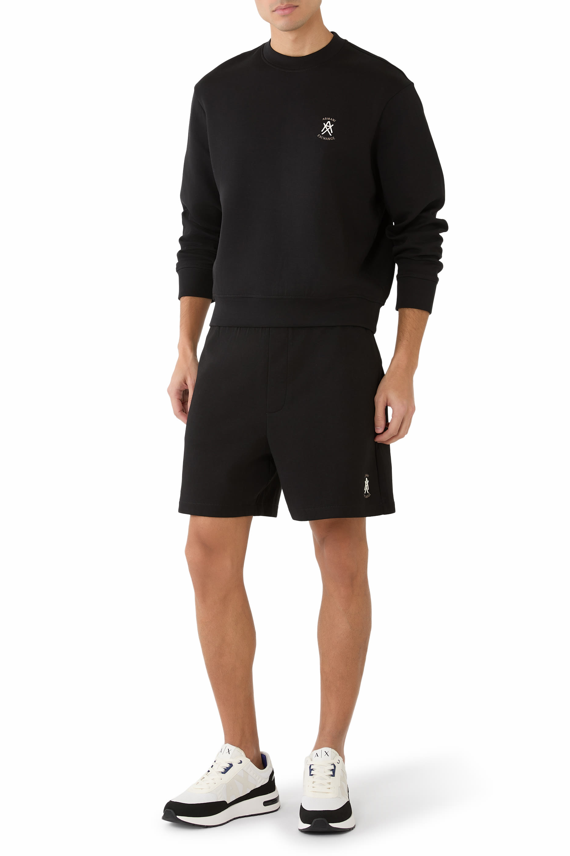 شورت رياضي بشعار الماركة