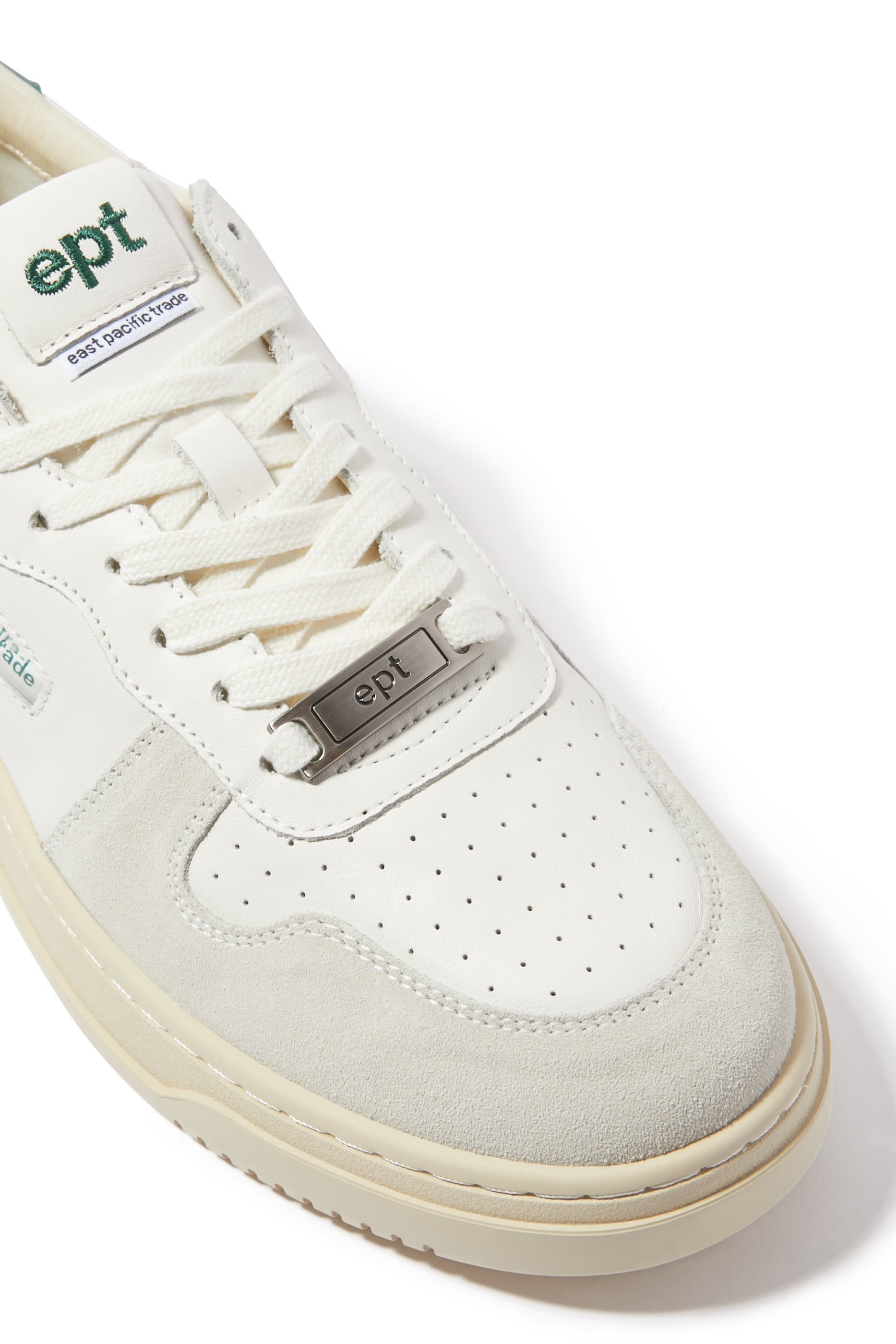 سنيكرز دايف كورت