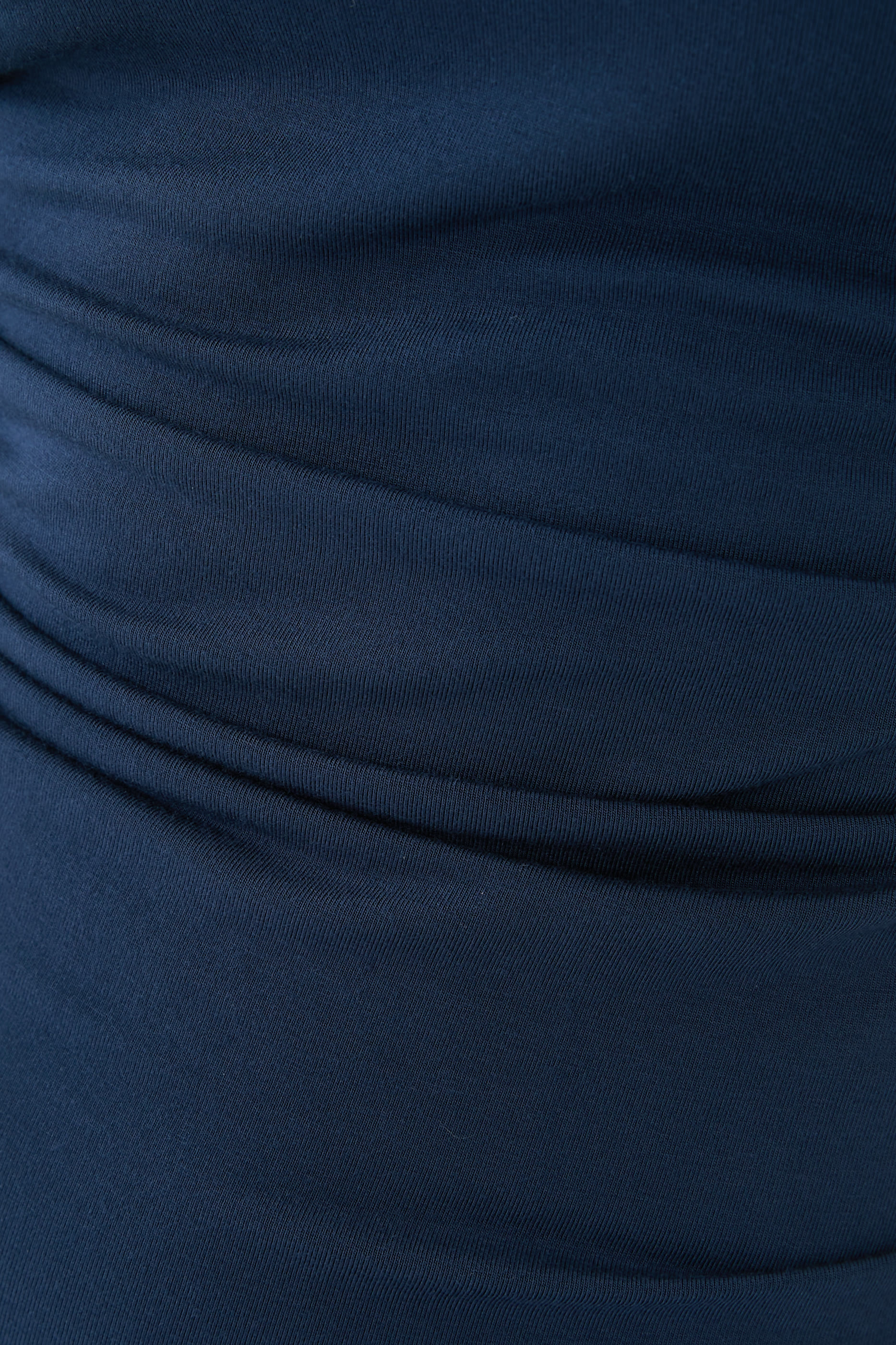 بلوزة ساشا بكتف واحد