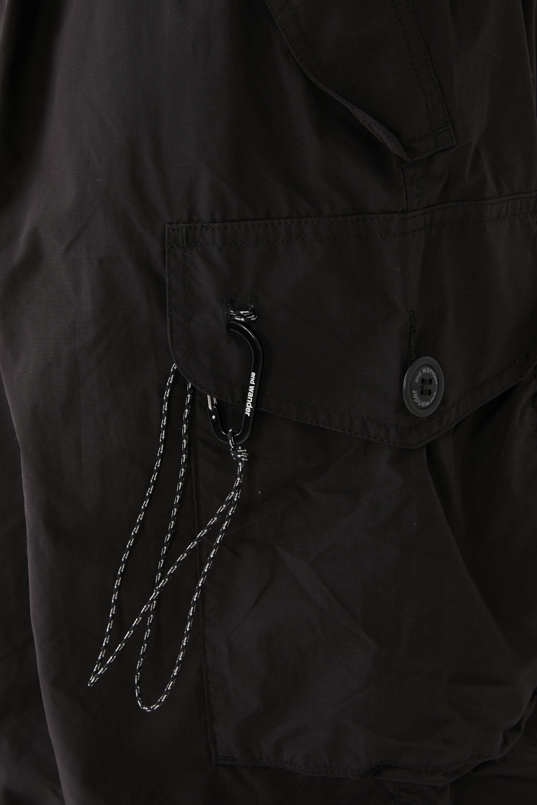 بنطال كارغو بقصة فضفاضة