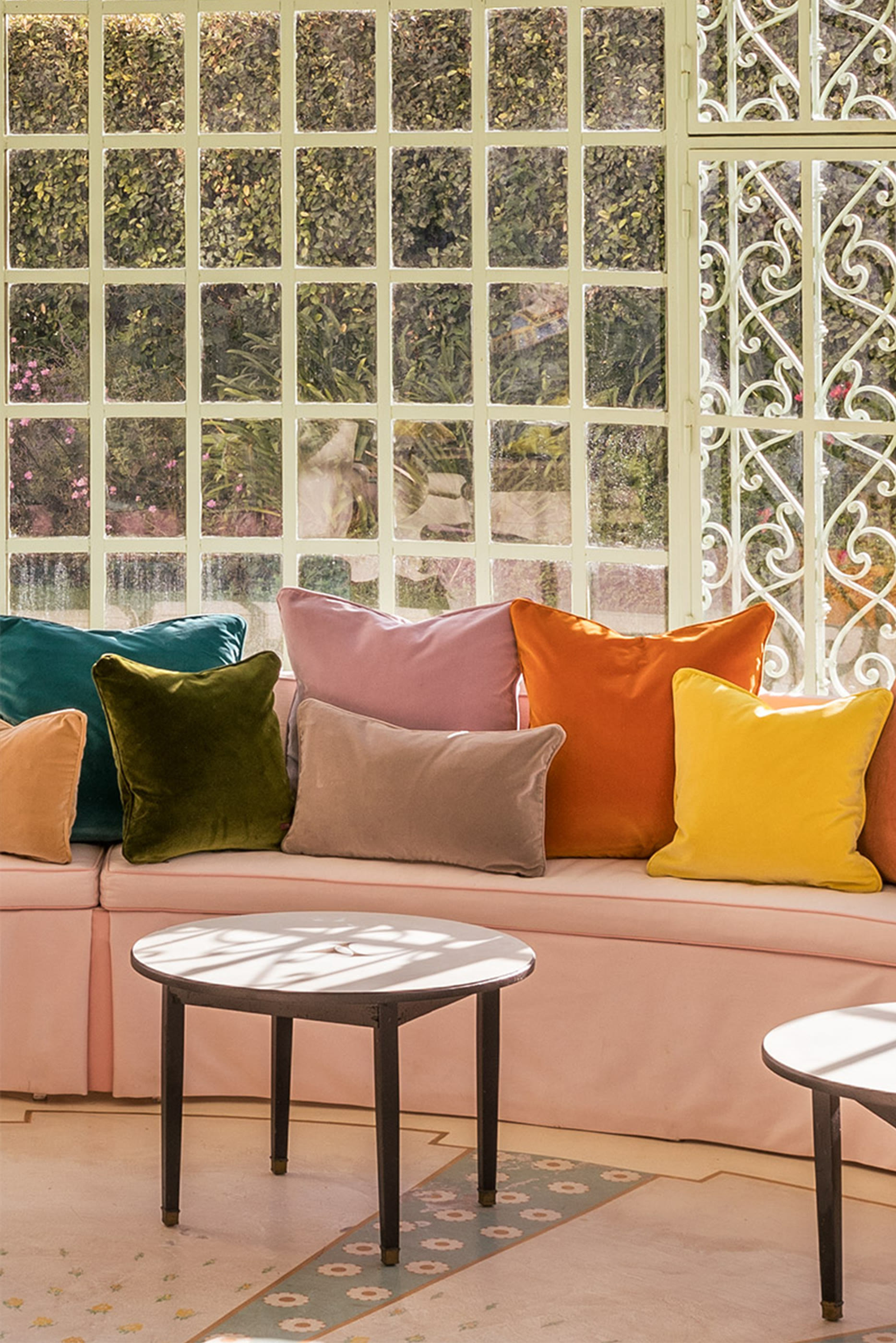 وسادة ديفان قطيفة