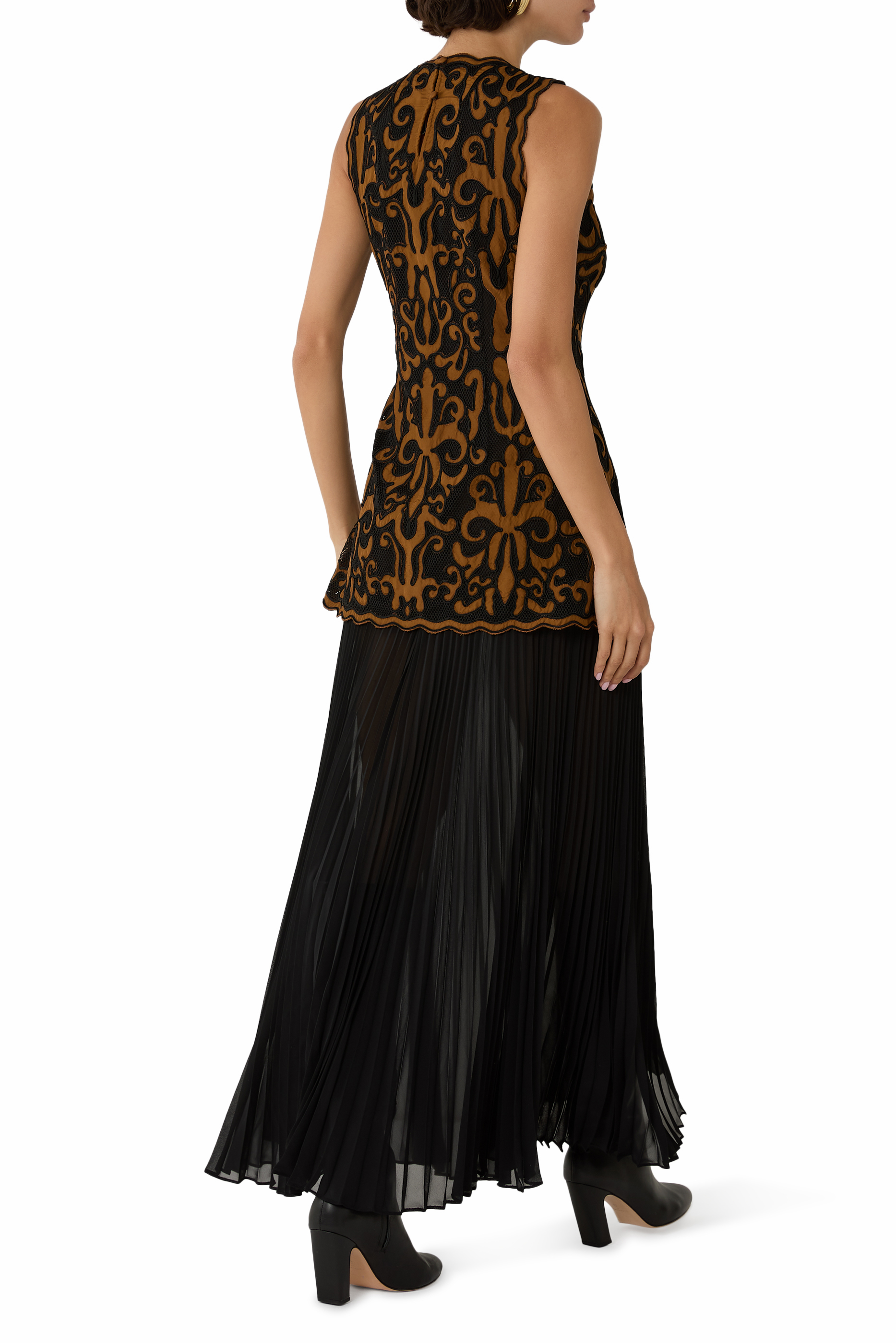 فستان أورين متوسط الطول بلا أكمام بتطريزات بارزة الملمس