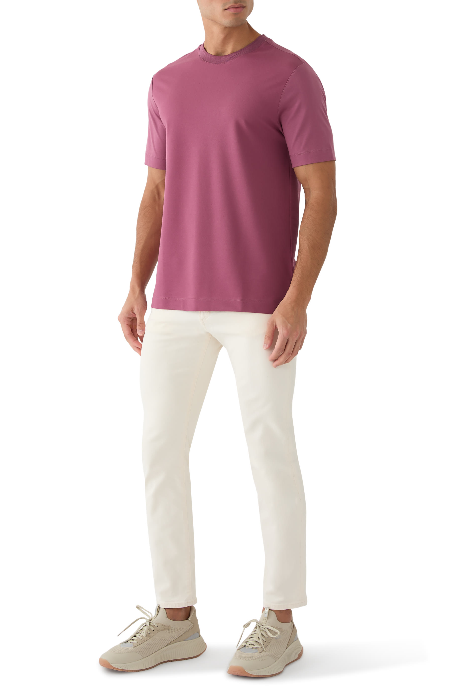 تيشيرت بأكمام قصيرة