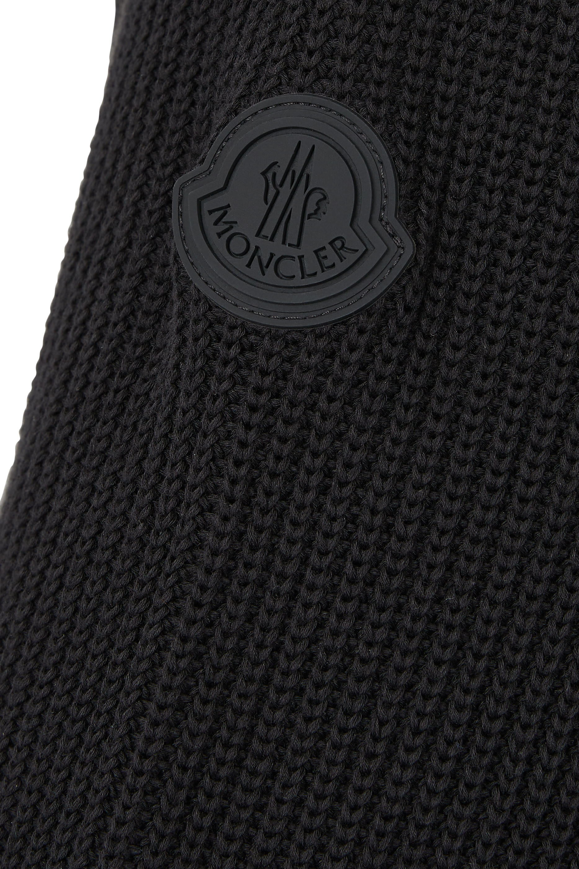 كنزة بياقة عالية