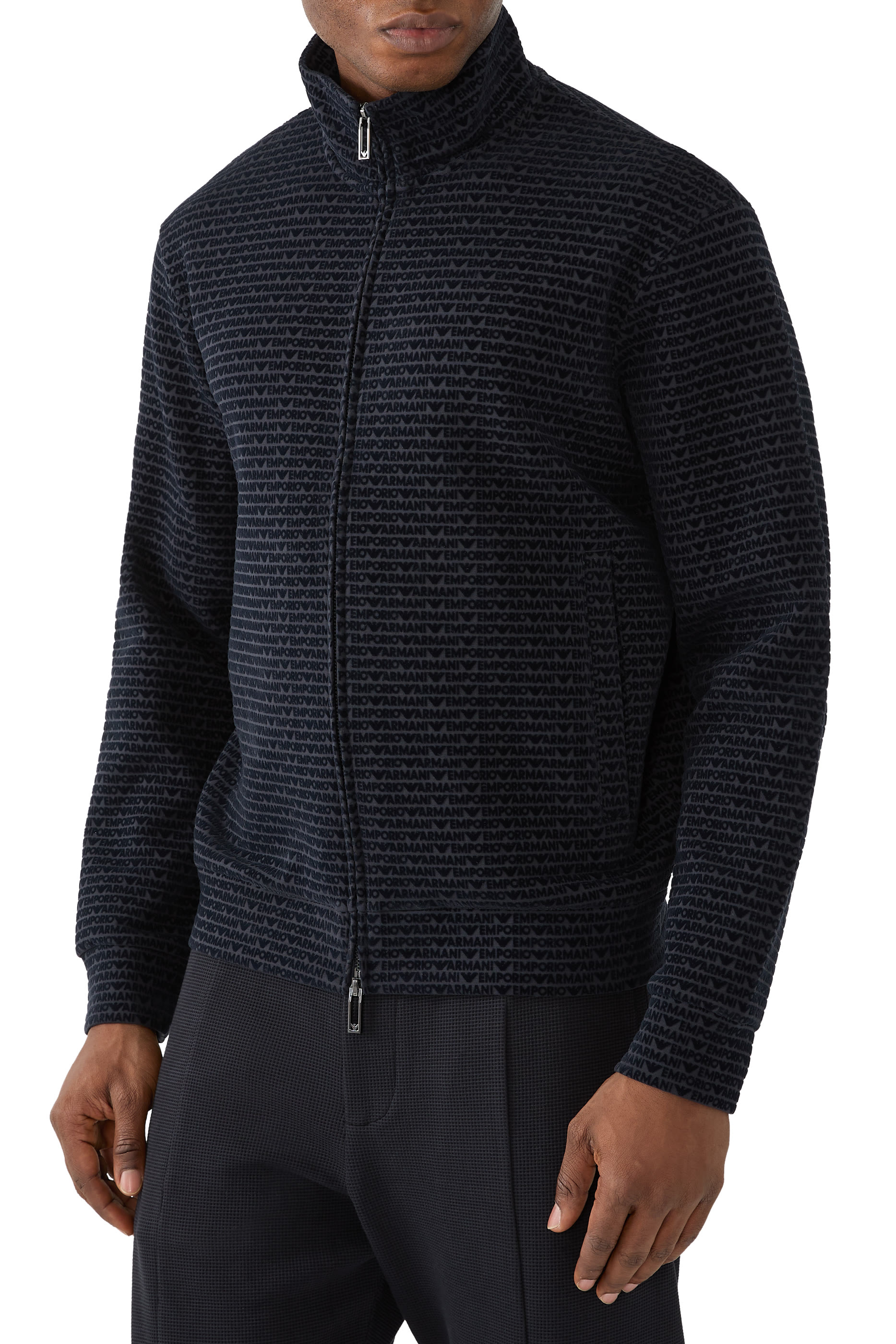 سويت شيرت بسحاب كامل ونقشة شعار الماركة بملمس بارز بالكامل جرسيه