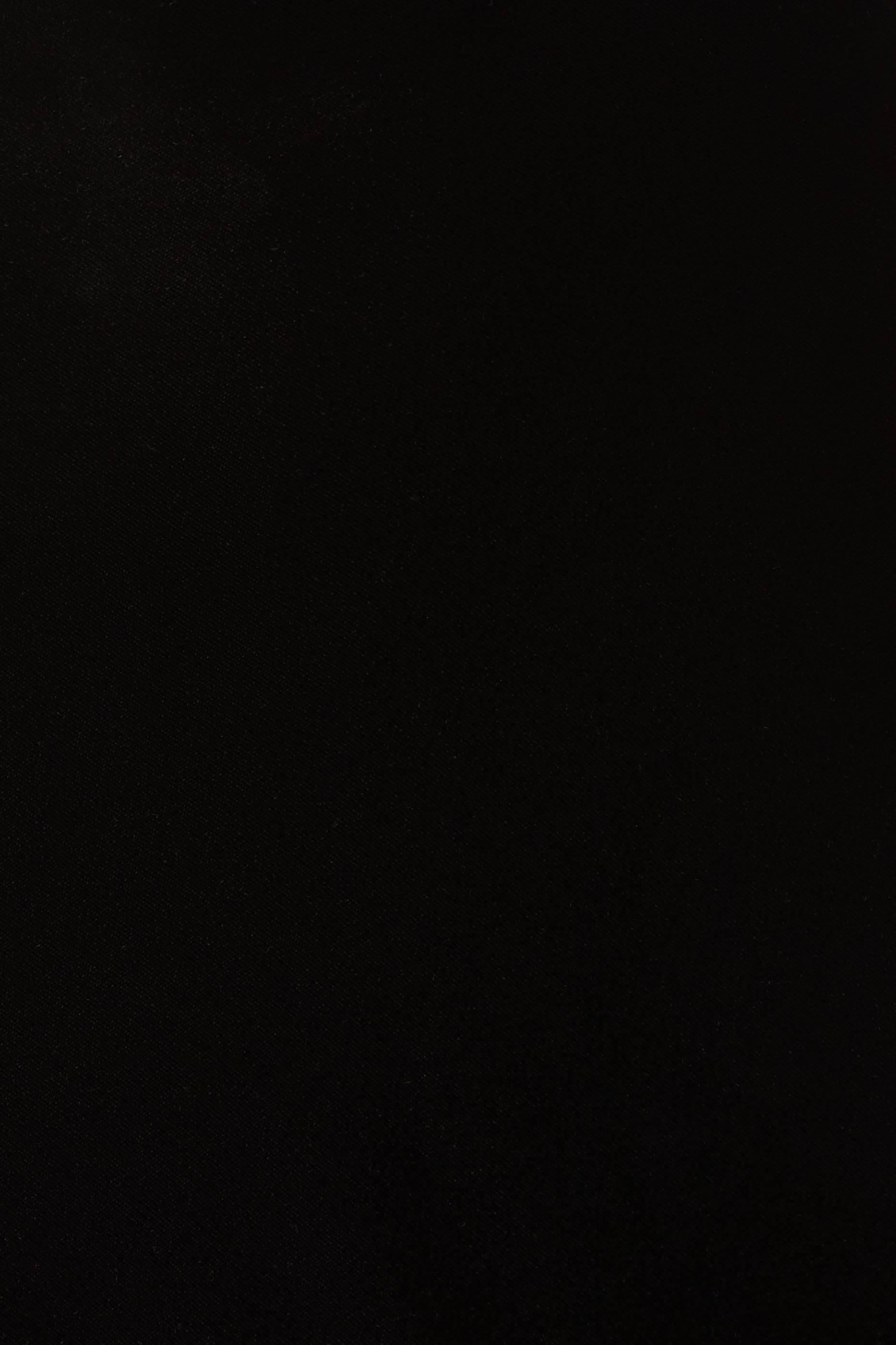 تنورة بذيل طويل مخمل