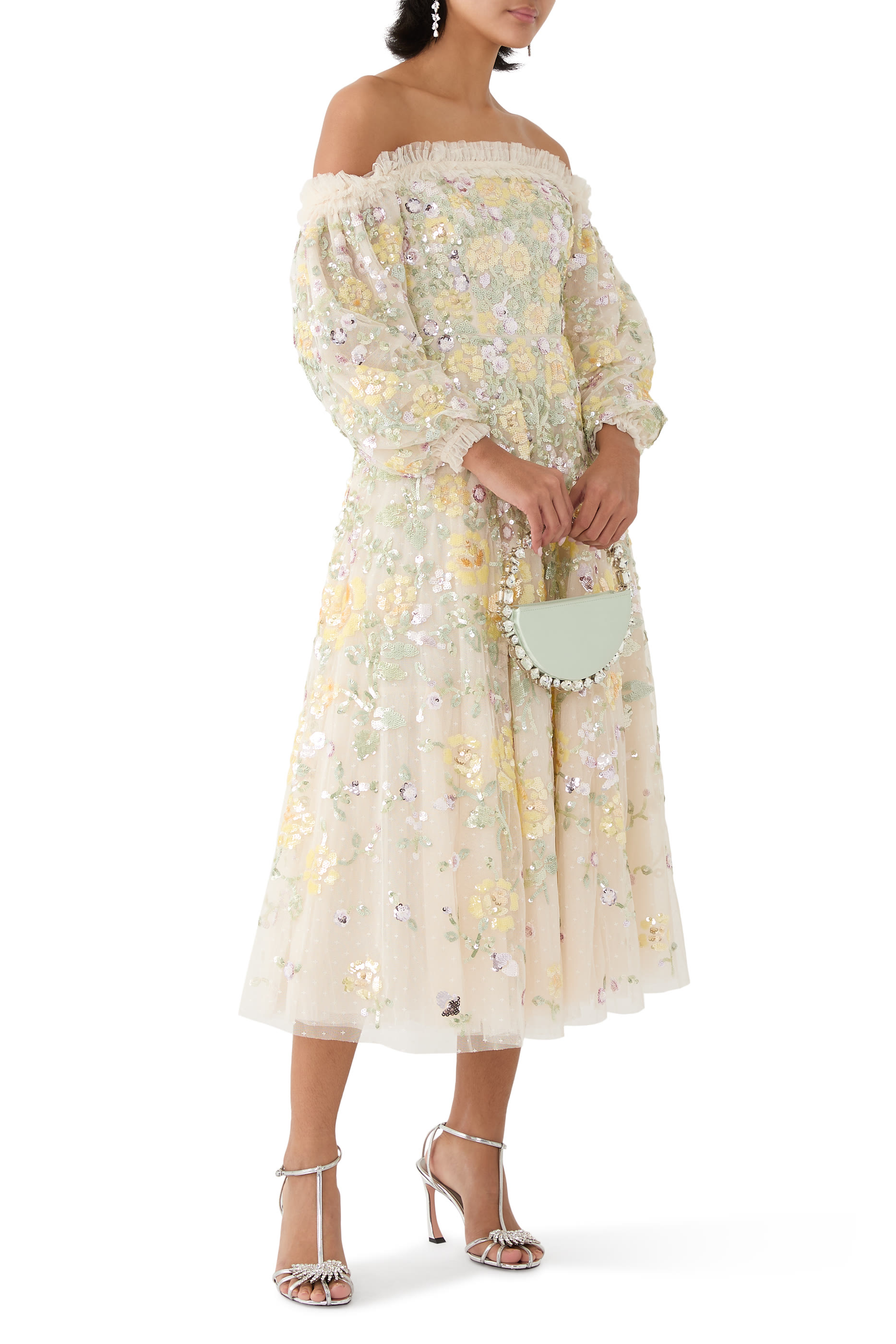 فستان بالرينا ايلين روز بأكتاف مكشوفة