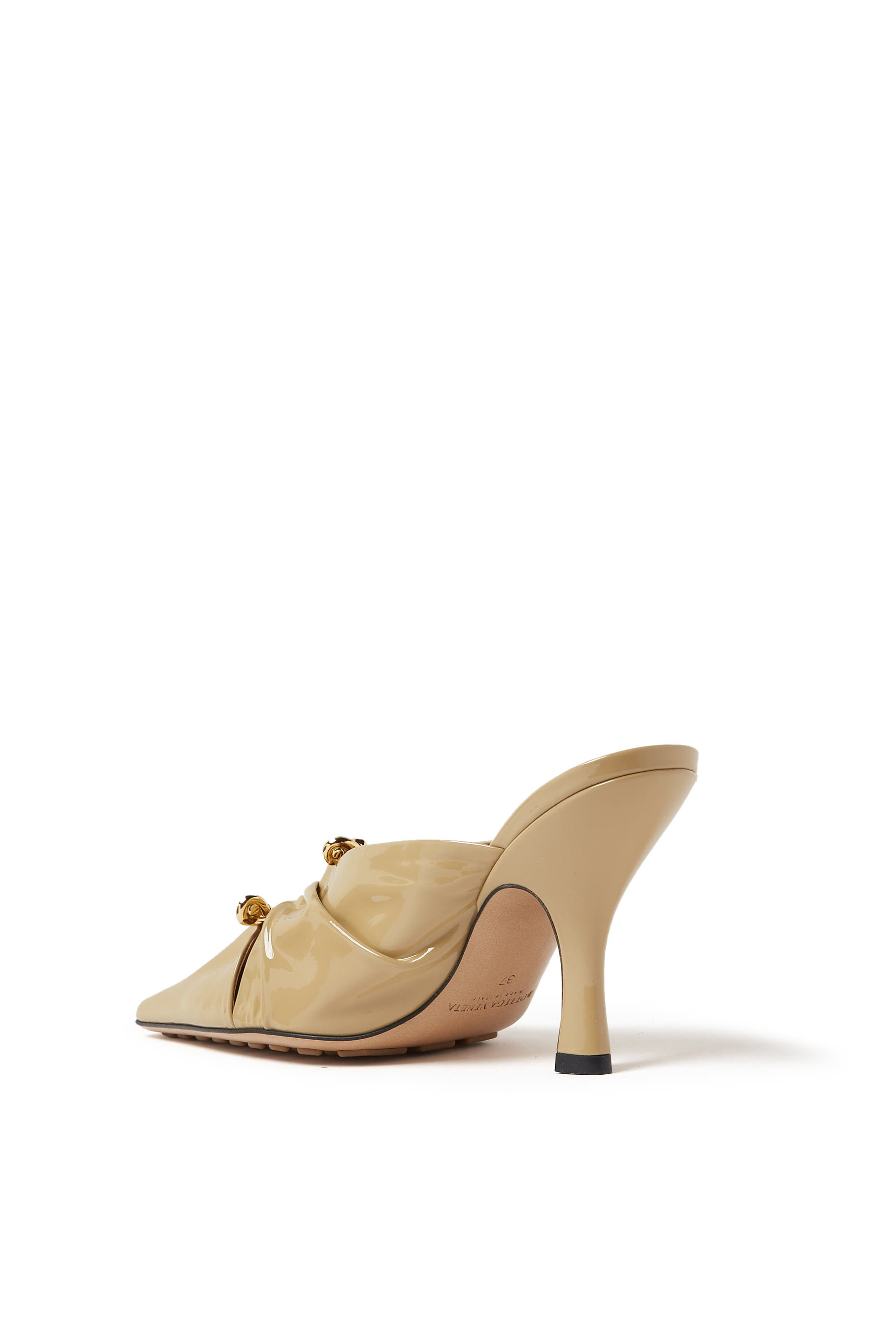 حذاء باني 90 مفتوح من الخلف