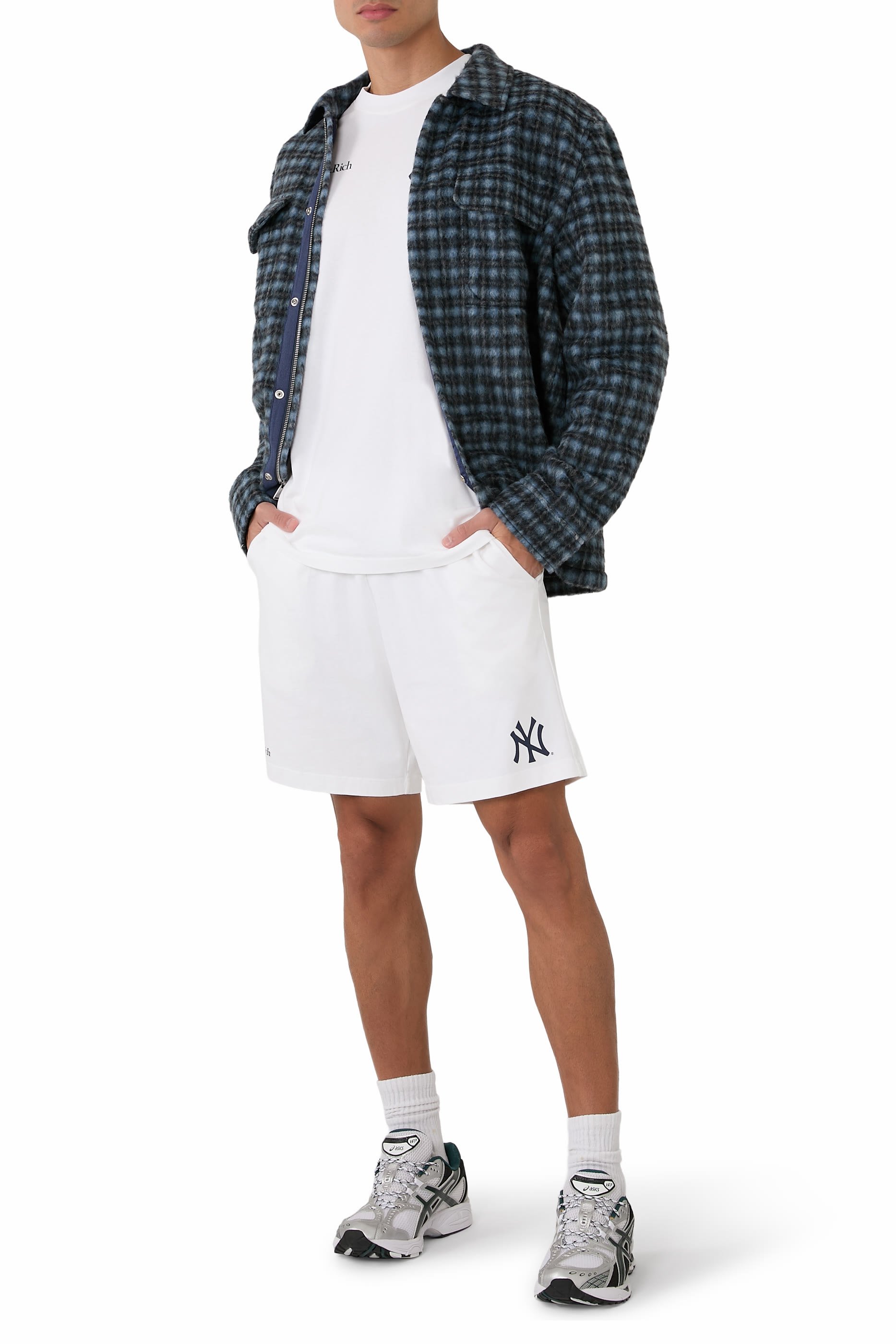 تيشيرت بشعار يانكيز بخط سيريف