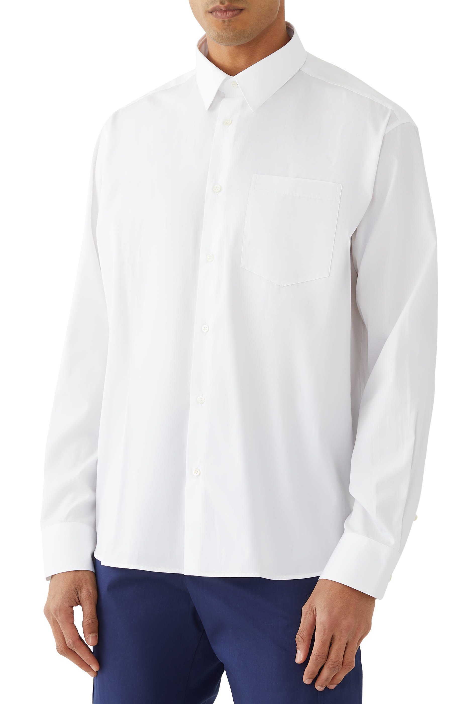 قميص بأكمام طويلة وقصة فضفاضة