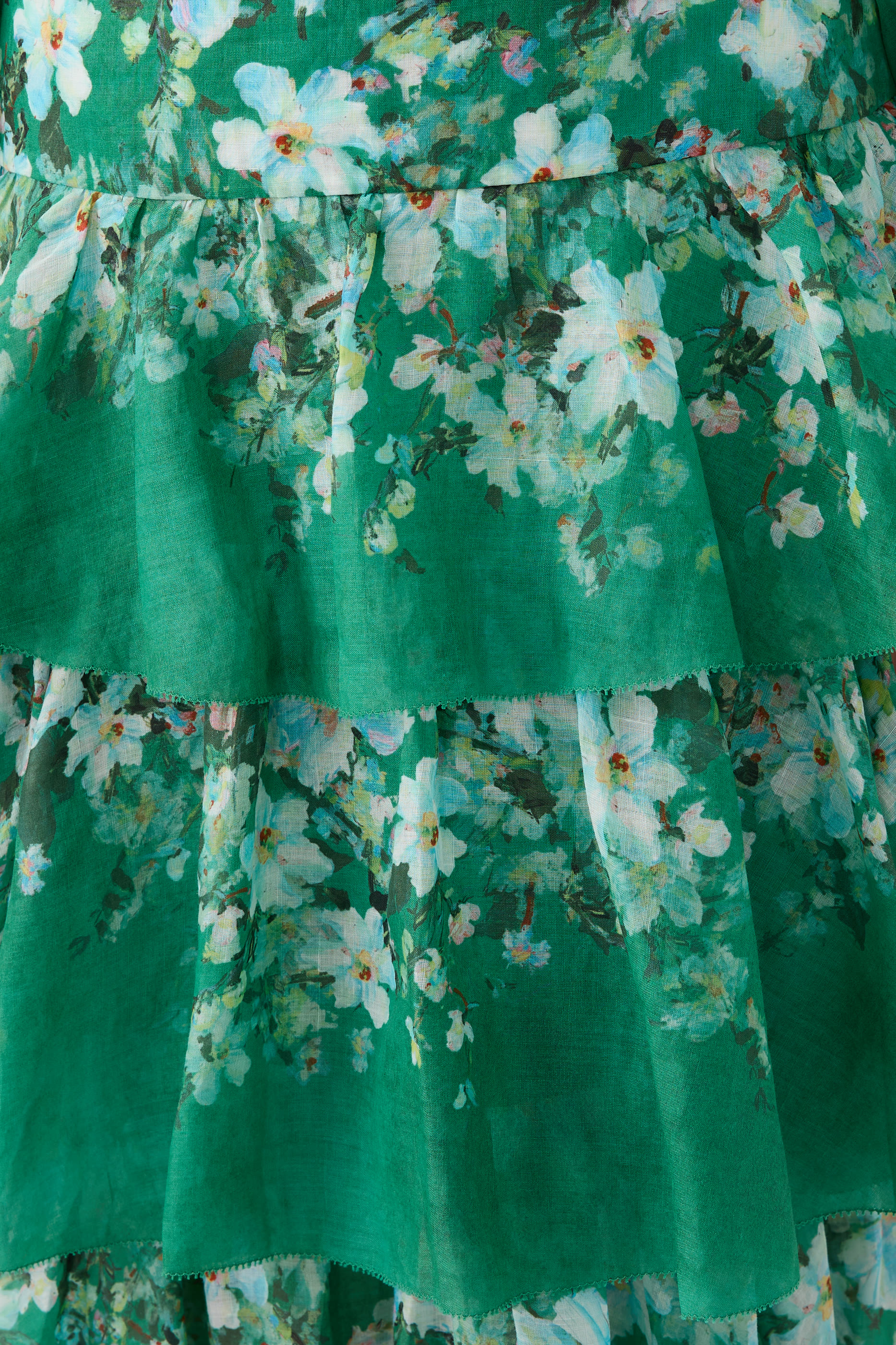 تنورة إيفرلي بتصميم متدرج