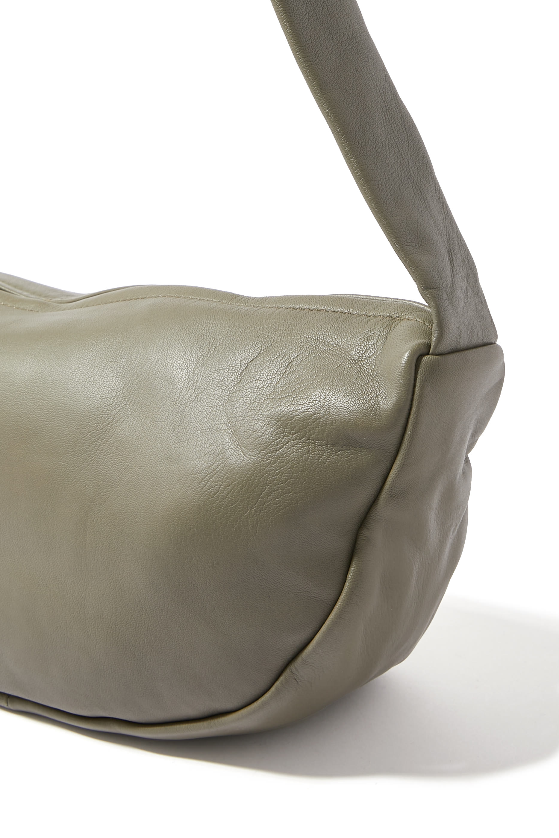 حقيبة سوفت بتصميم مقوس