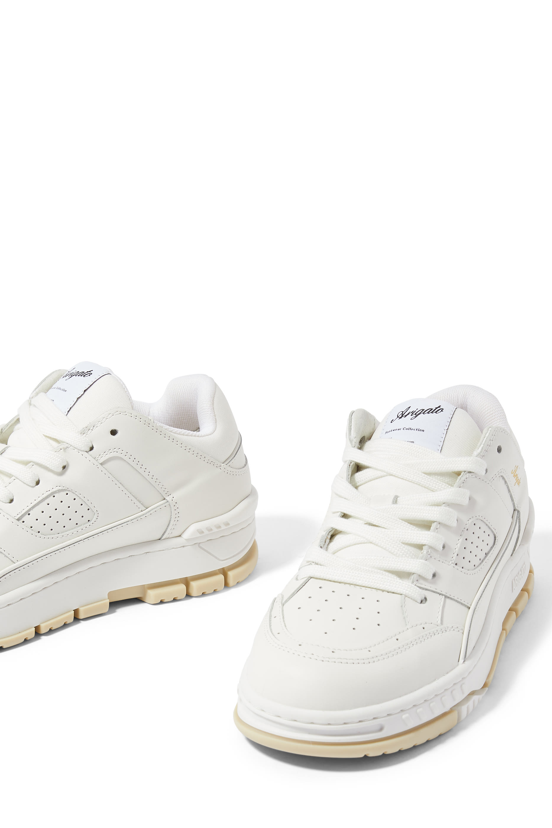 سنيكرز اريا لو جلد