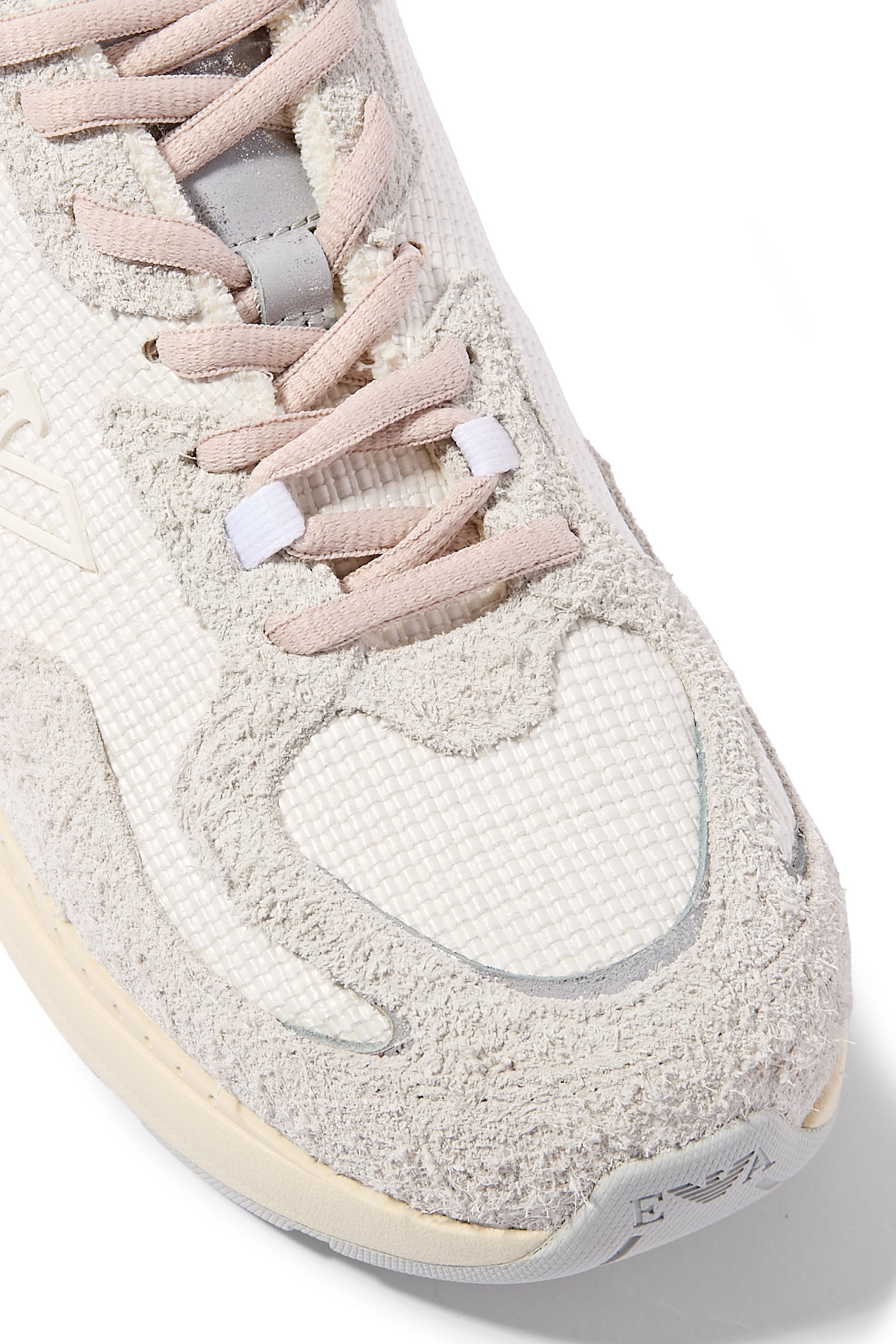 سنيكرز بشعار الماركة شمواه وقماش شبكي