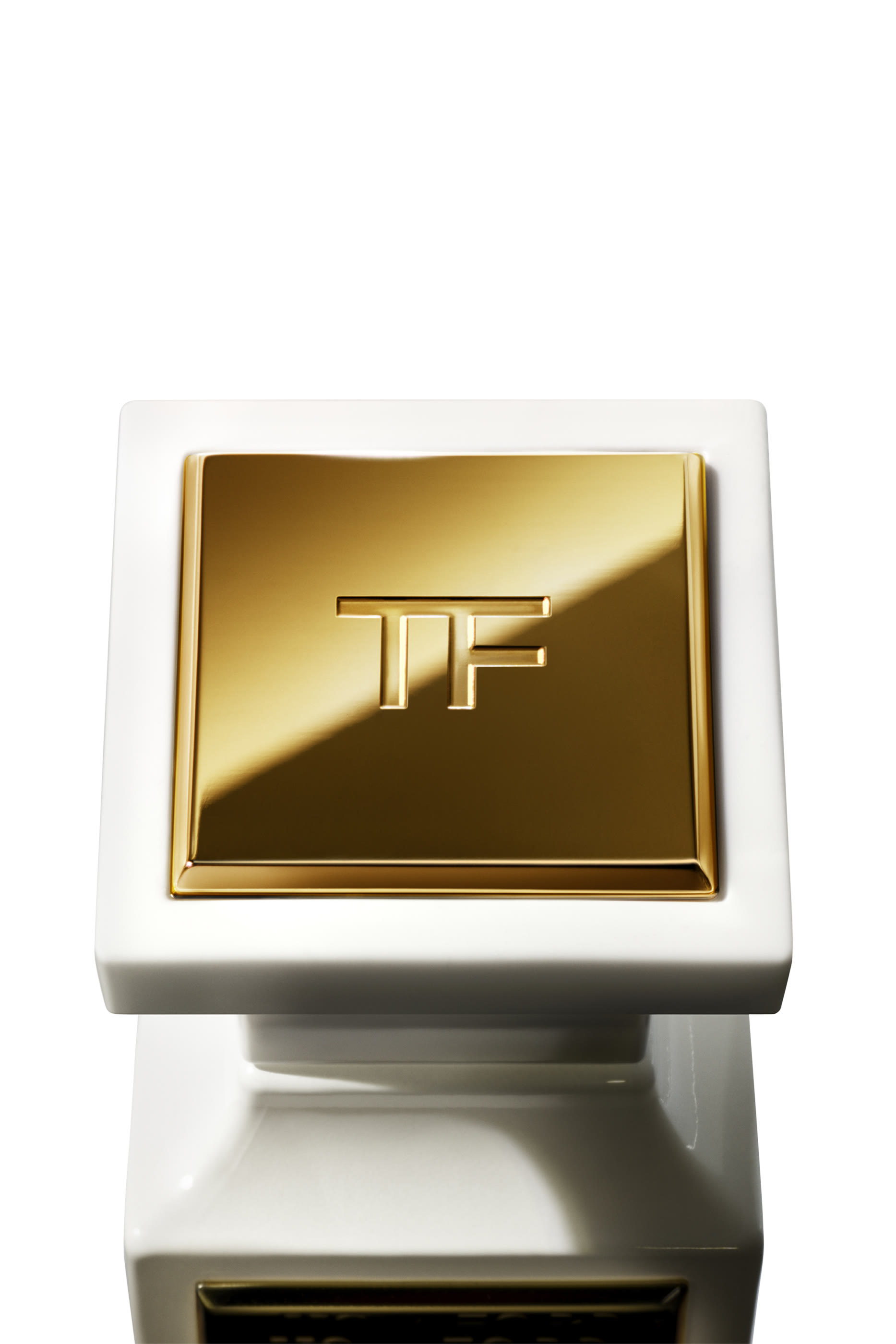 عطر سولاي بلون