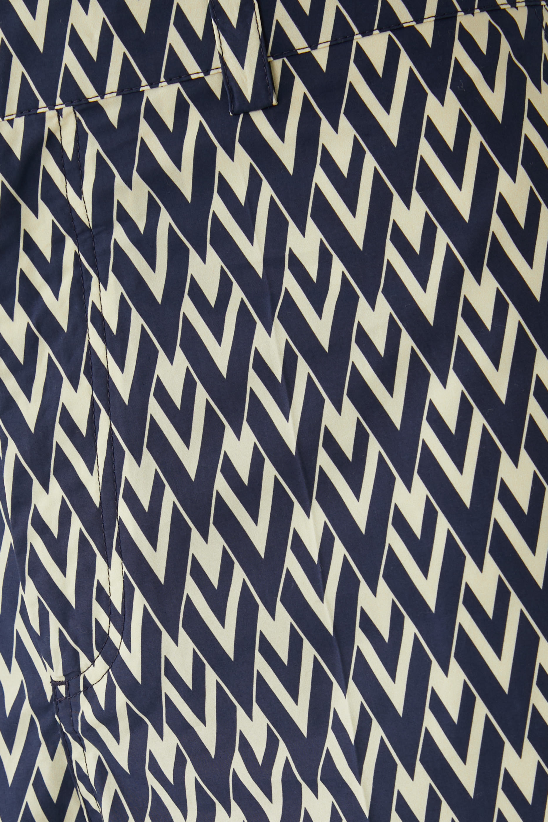 شورت بقصة مريحة