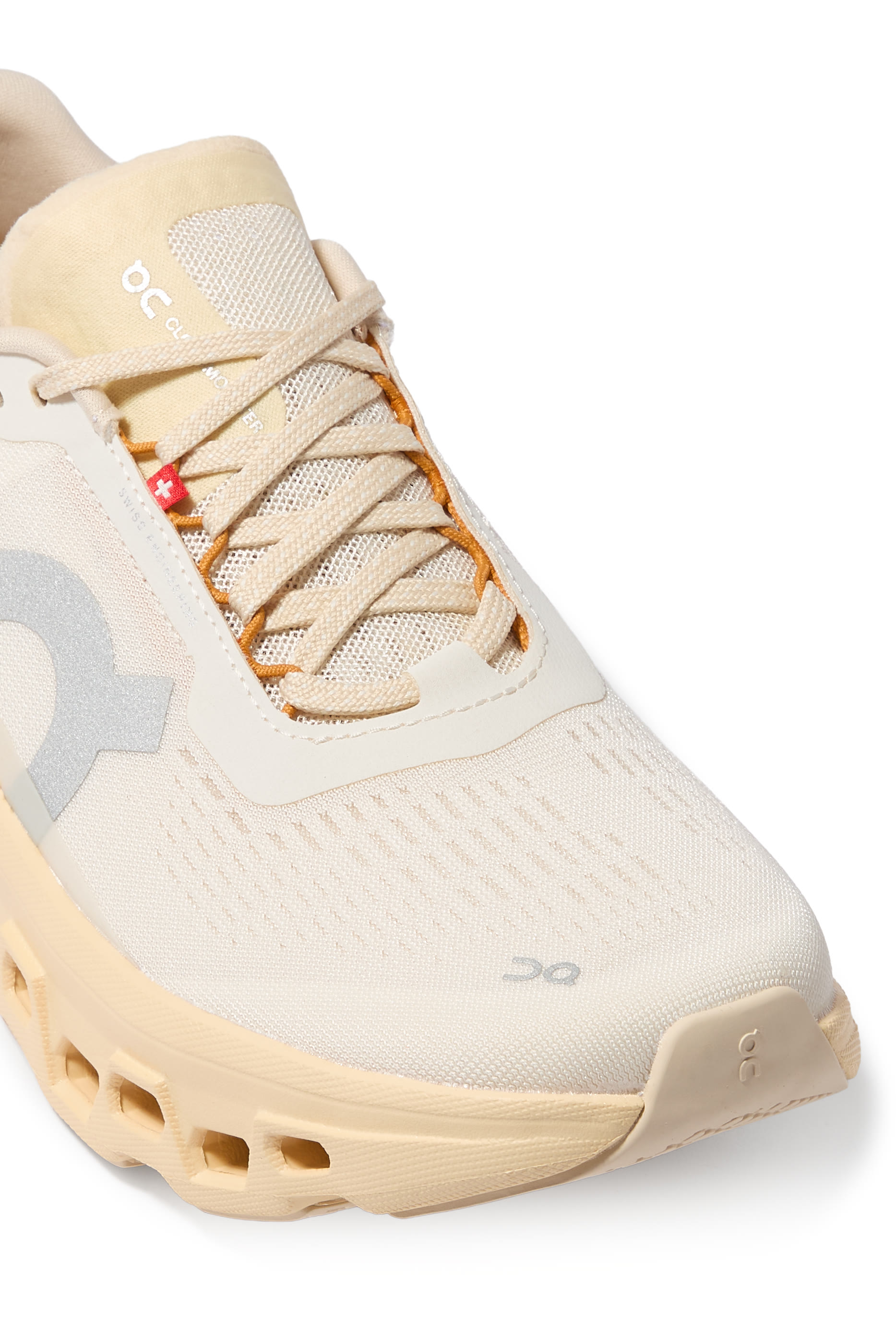 سنيكرز كلاودمونستر