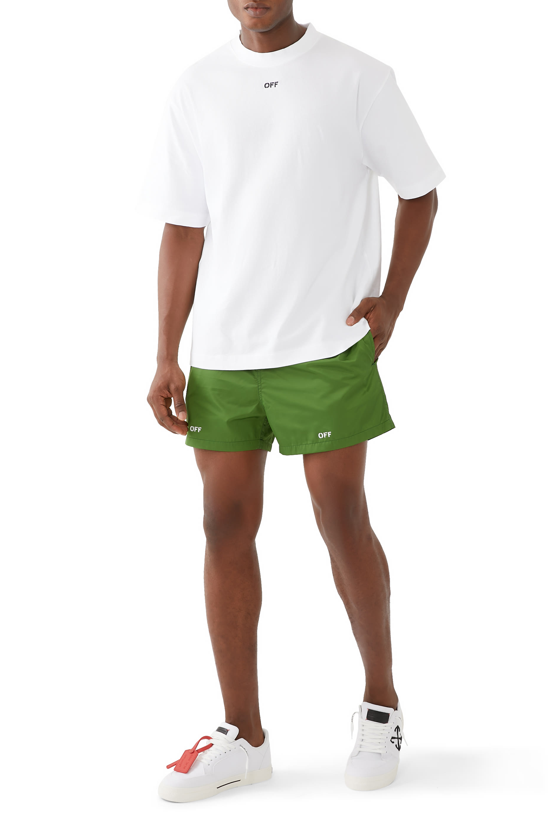 تيشيرت بشعار الماركة