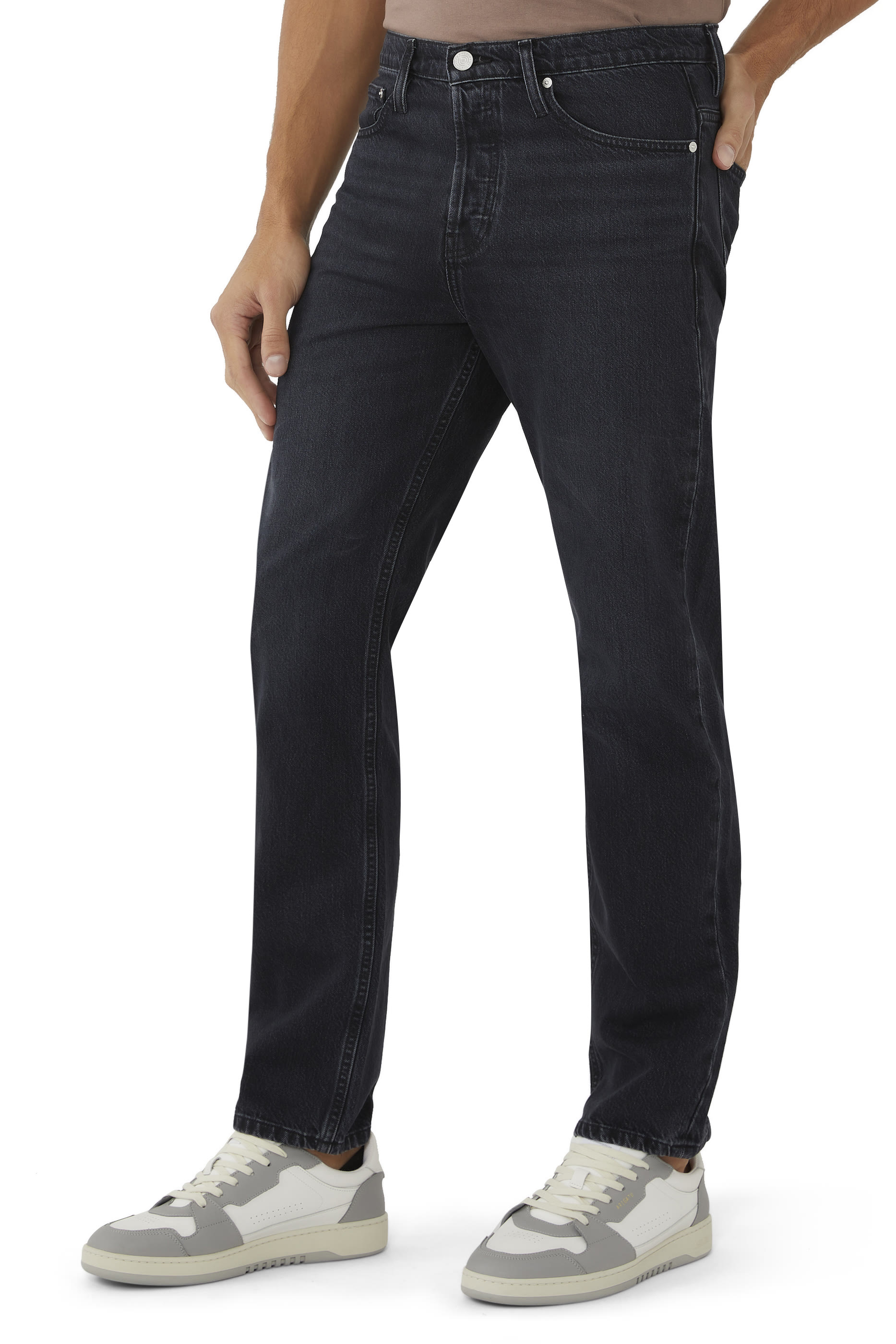 بنطال جينز بقصة ساق مستقيمة