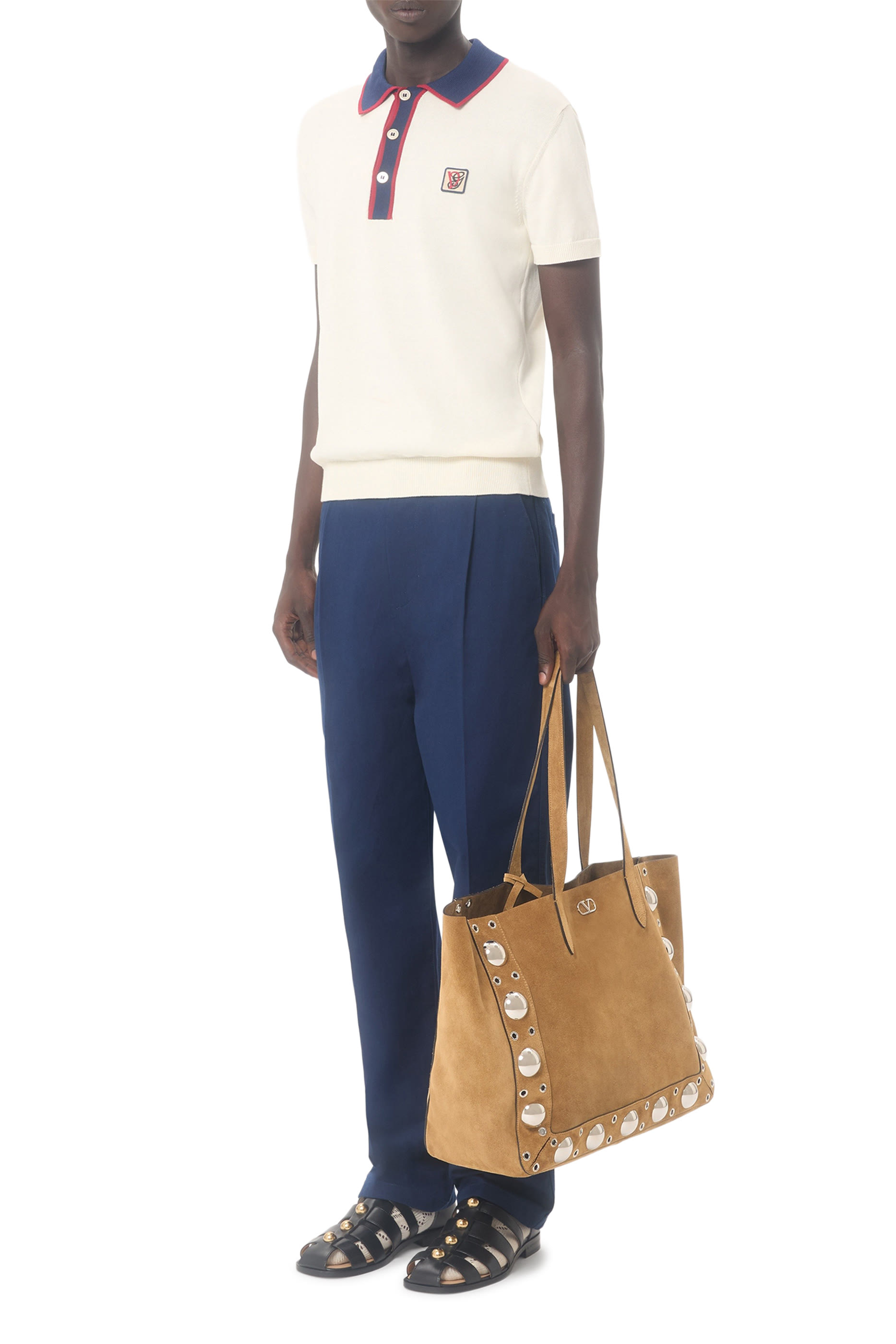 بنطال بشعار الماركة