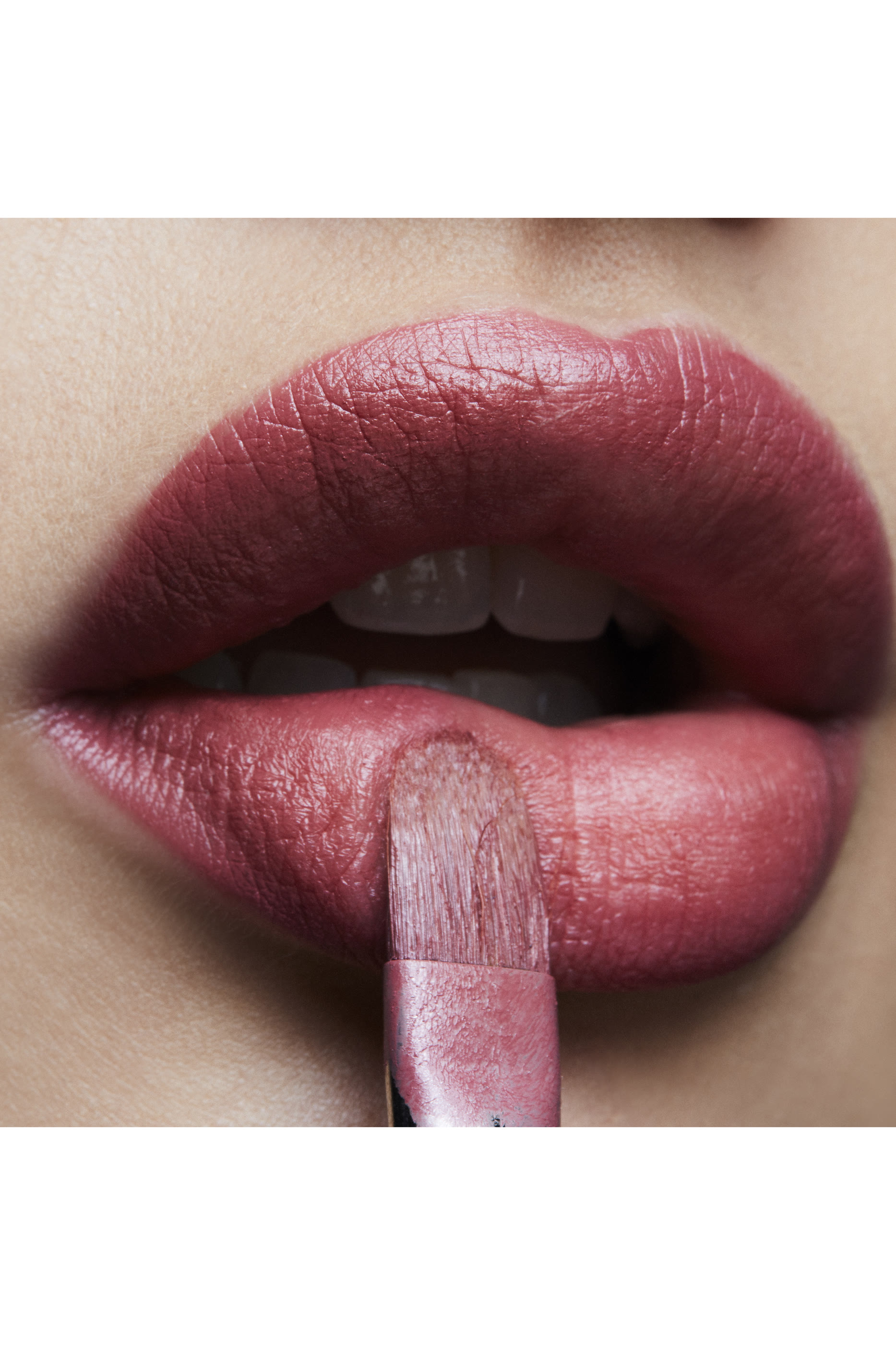 أحمر شفاه حريري