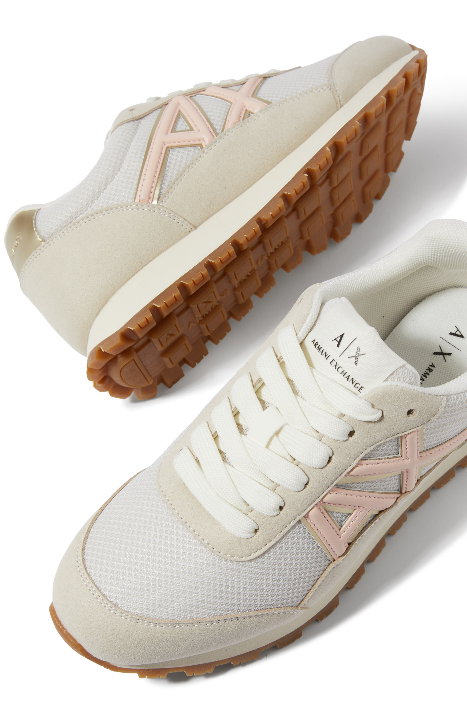 سنيكرز بشعار الماركة